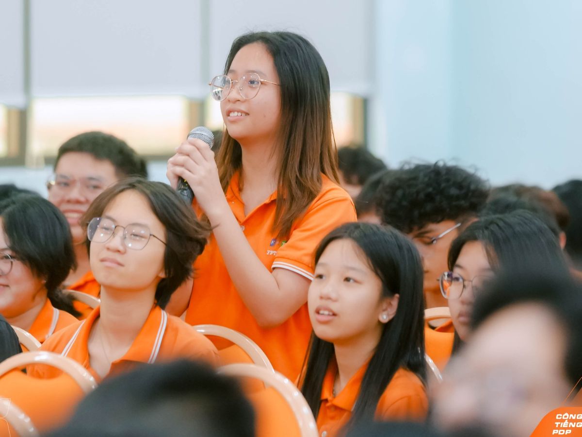 Động viên, giám sát nhẹ nhàng, không tạo áp lực - Kỹ năng học online hiệu quả