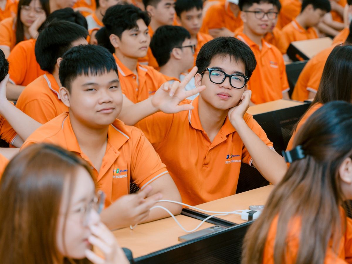 Hít thở sâu, tạm dừng trước khi phản ứng - Sức mạnh của việc kiềm chế cảm xúc