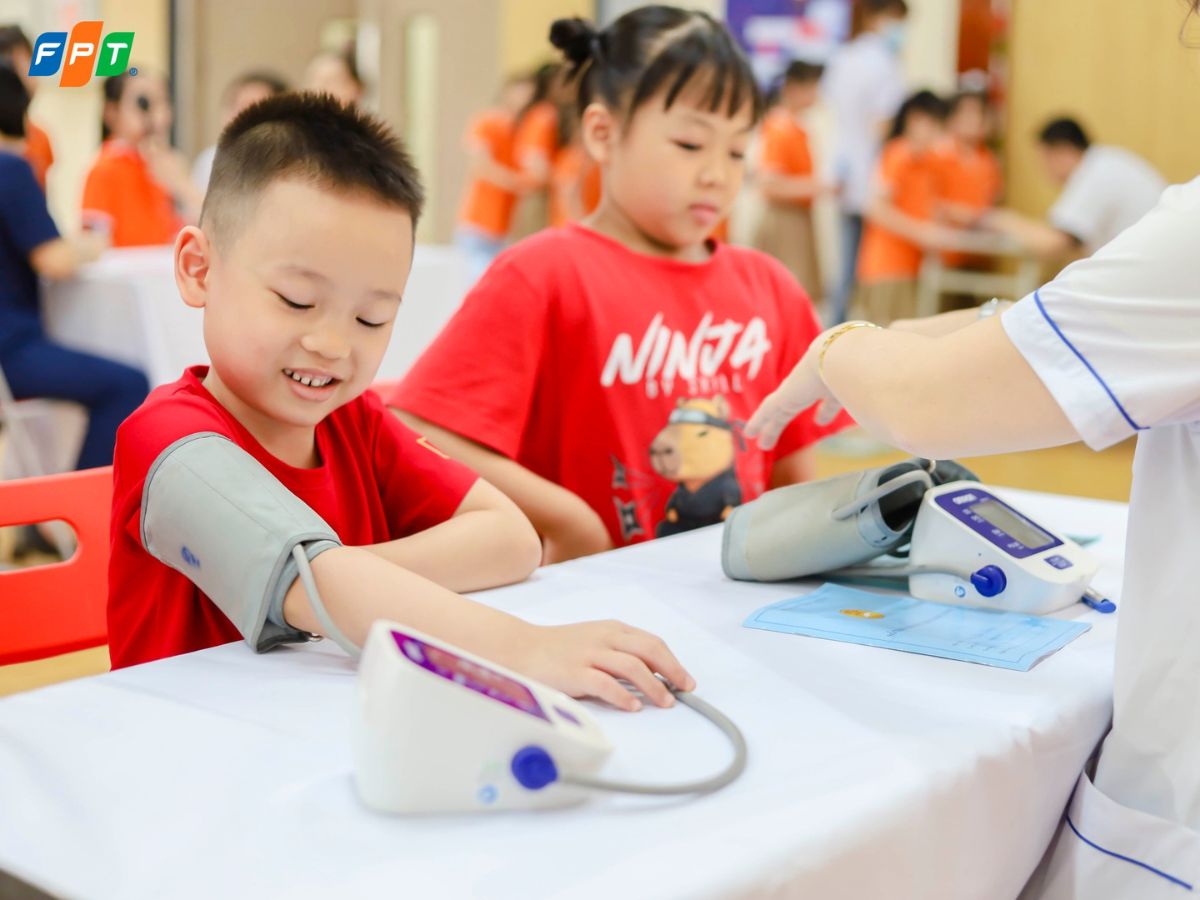 Học tiếng Anh giao tiếp cho trẻ em khác người lớn như thế nào?