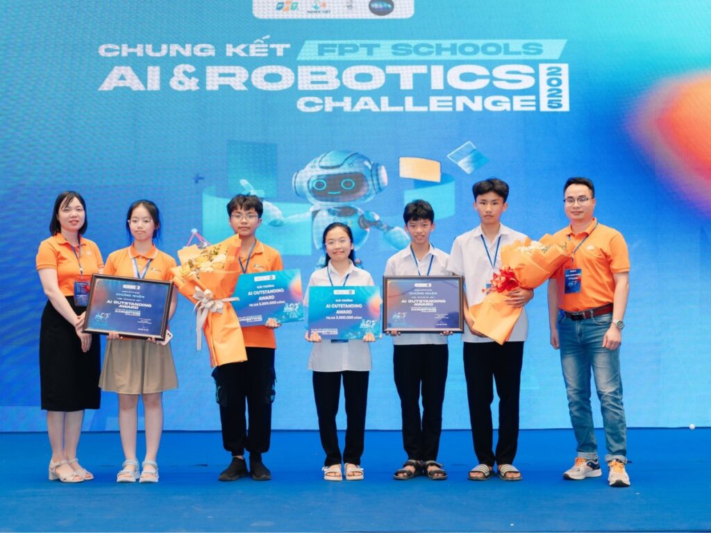 Khuyến khích con tham gia hoạt động ngoài trời - Bảo vệ con trên mạng