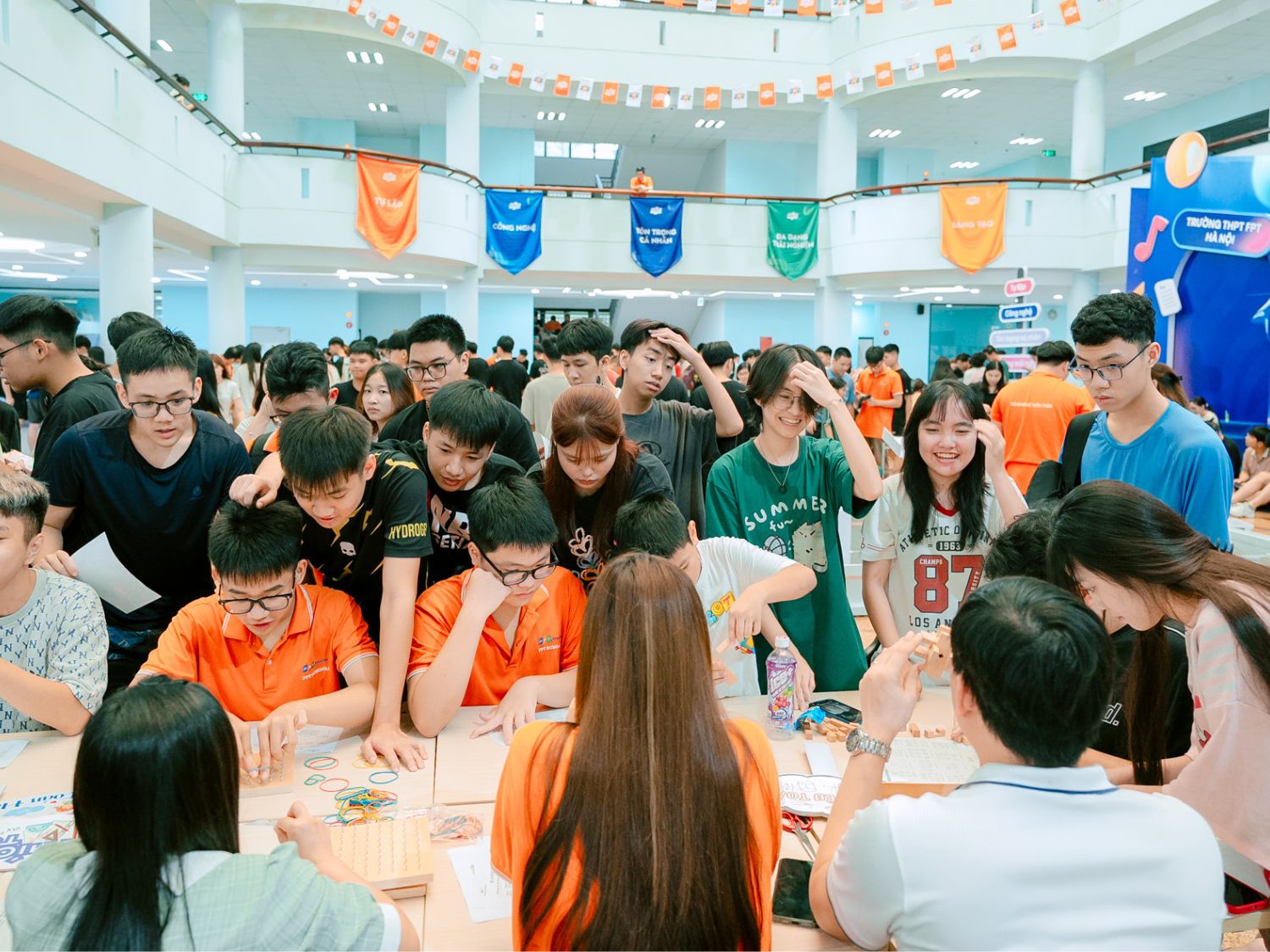 Kỹ năng giao tiếp - các kỹ năng cần thiết khi làm việc nhóm