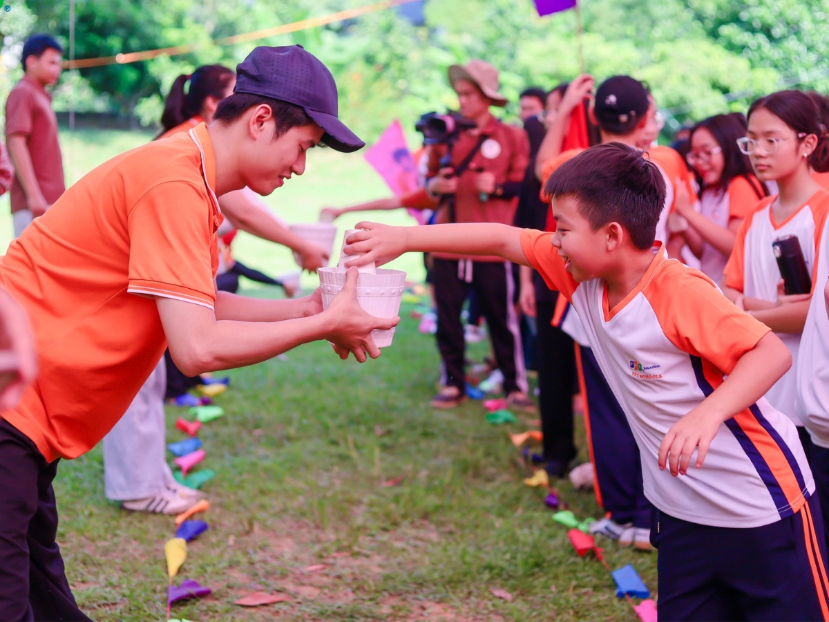 Bí quyết rèn luyện kỹ năng thuyết trình cho học sinh cuốn hút - FPT Education Là hành trang cần thiết cho học sinh trong học tập và tương lai - Kỹ năng thuyết trình cho học sinh