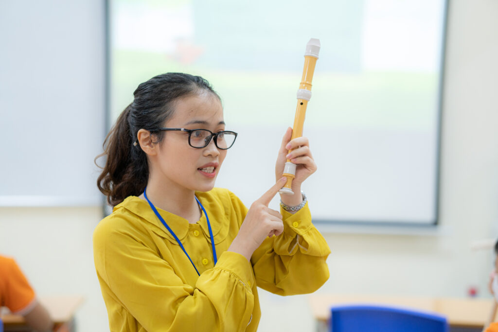 Luyện kỹ năng chơi nhạc cụ, thanh nhạc và xướng âm