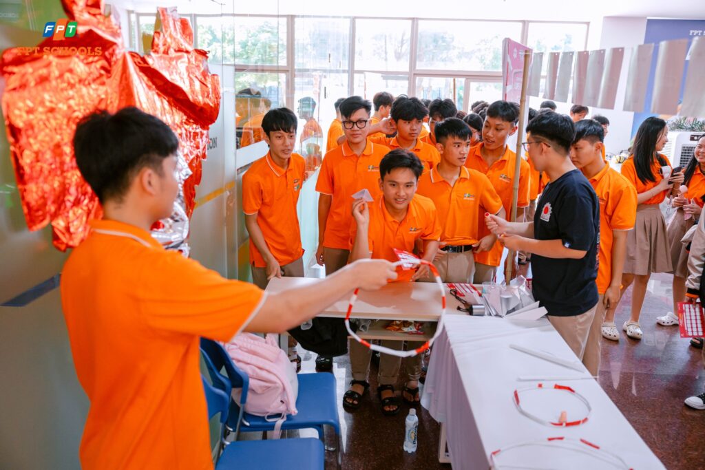 Mạng lưới quan hệ và xây dựng chuyên môn