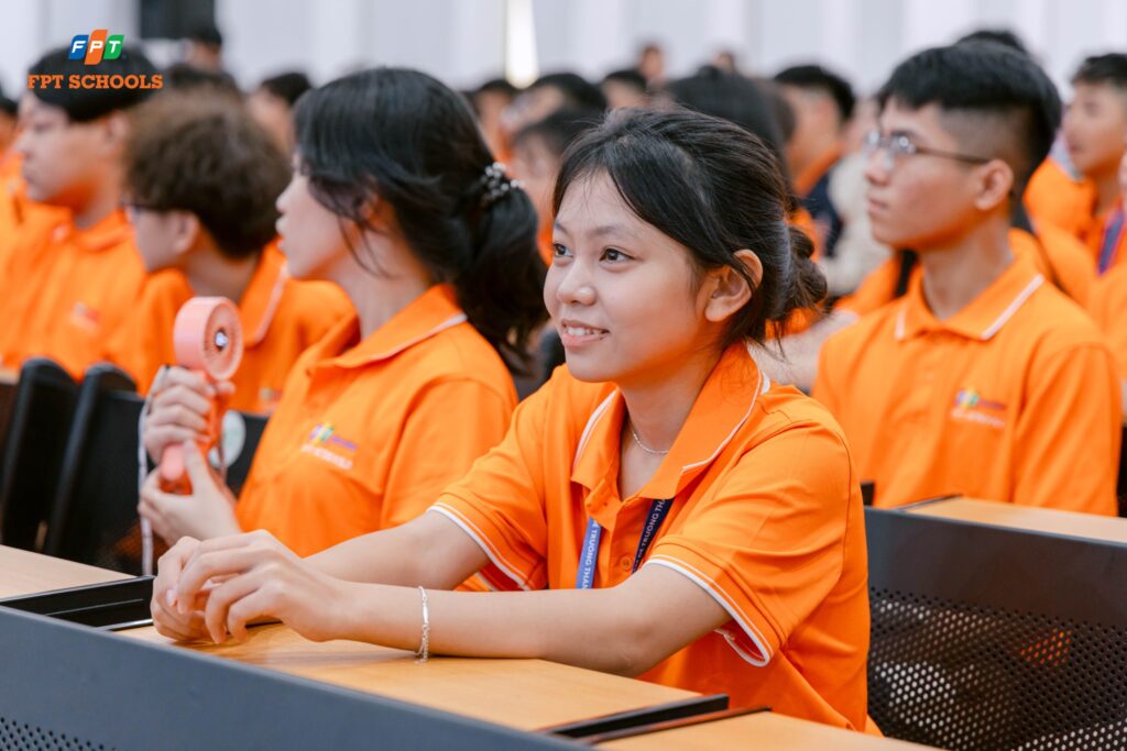 Nhân viên marketing và truyền thông