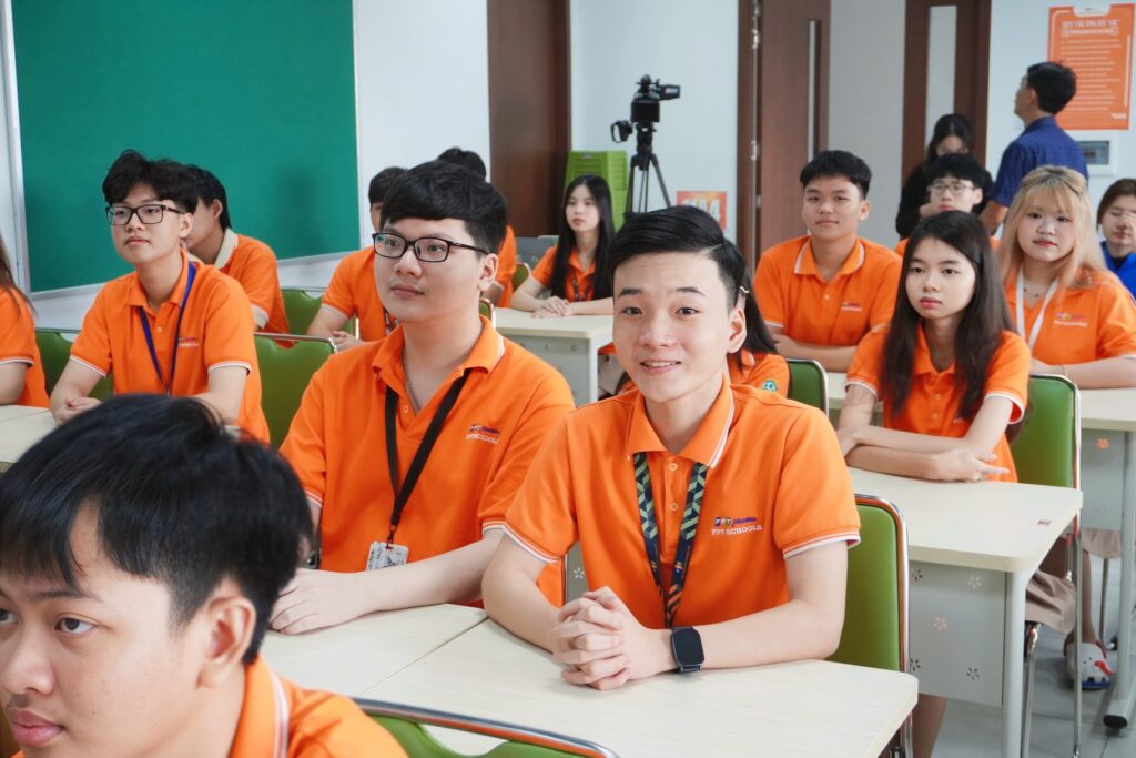 Nhu cầu ngày càng cao đối với các chuyên gia về lịch sử, địa lý, môi trường