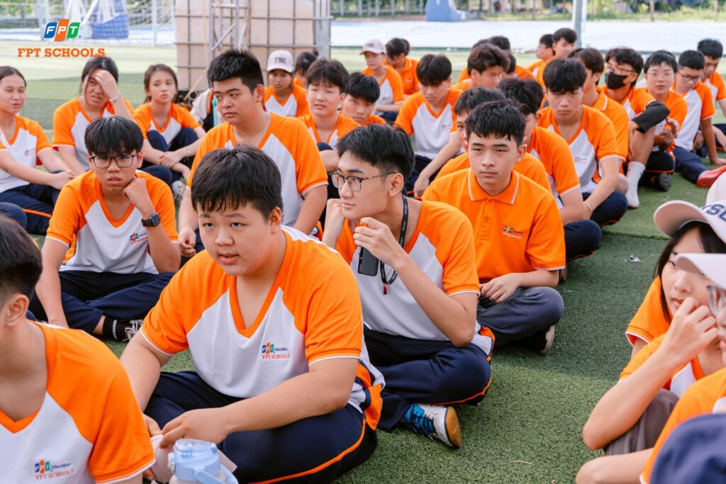 Sự cạnh tranh cao và yêu cầu nâng cao trình độ