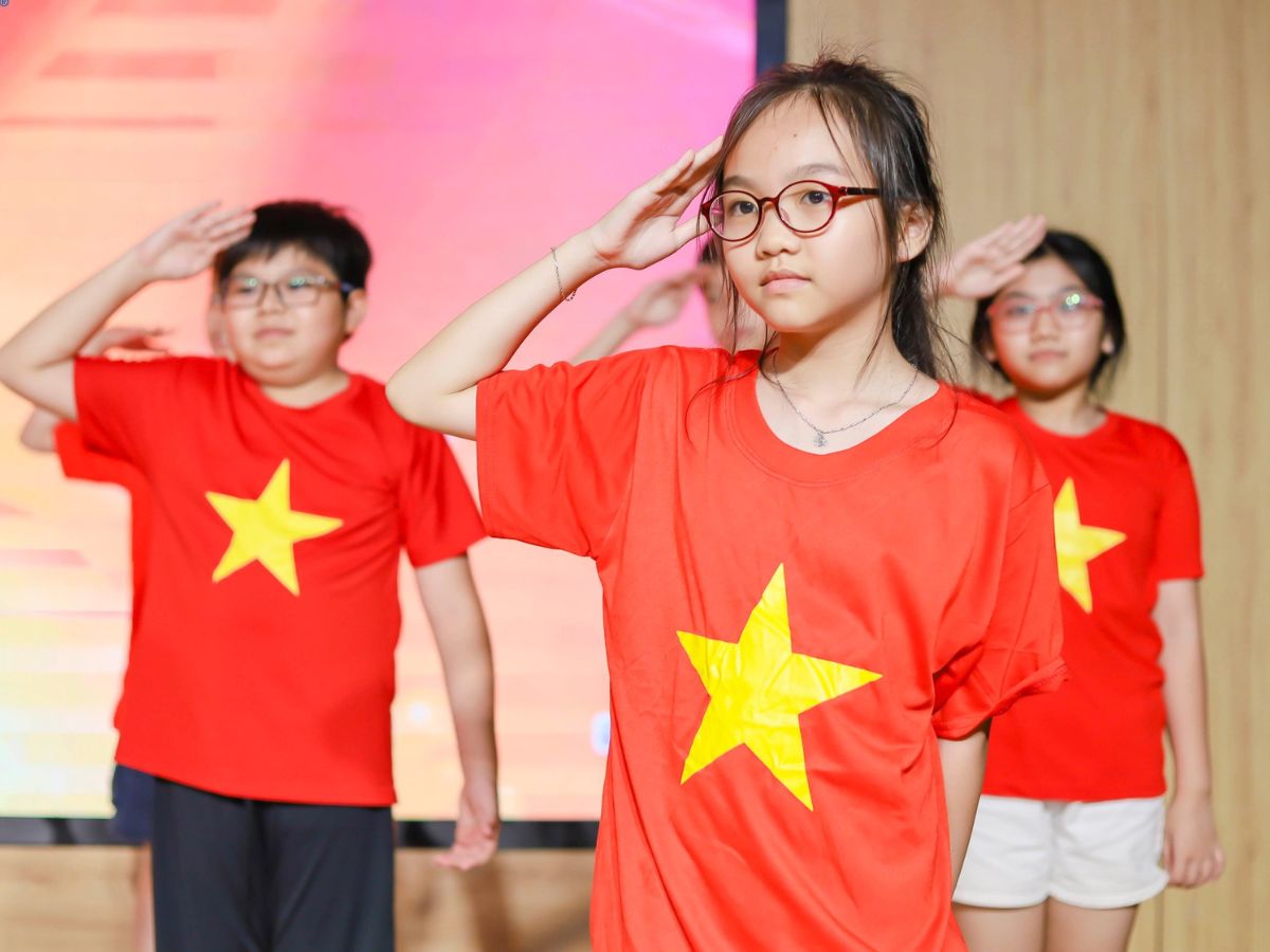 Tầm quan trọng của việc tiếp xúc ngôn ngữ thứ hai từ nhỏ - Học tiếng Anh giao tiếp cho trẻ em