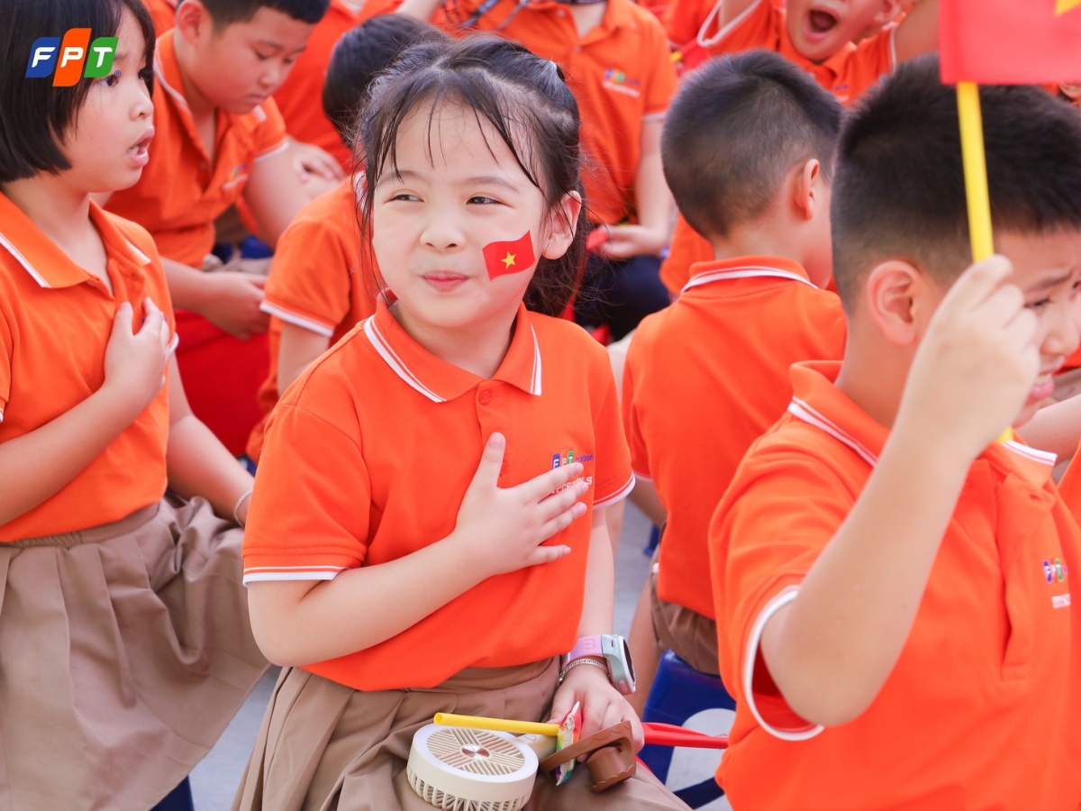 7 Cách rèn luyện kỹ năng giao tiếp cho trẻ em hiệu quả! - FPT Education Tạo môi trường trò chuyện mỗi ngày - Kỹ năng giao tiếp cho trẻ em