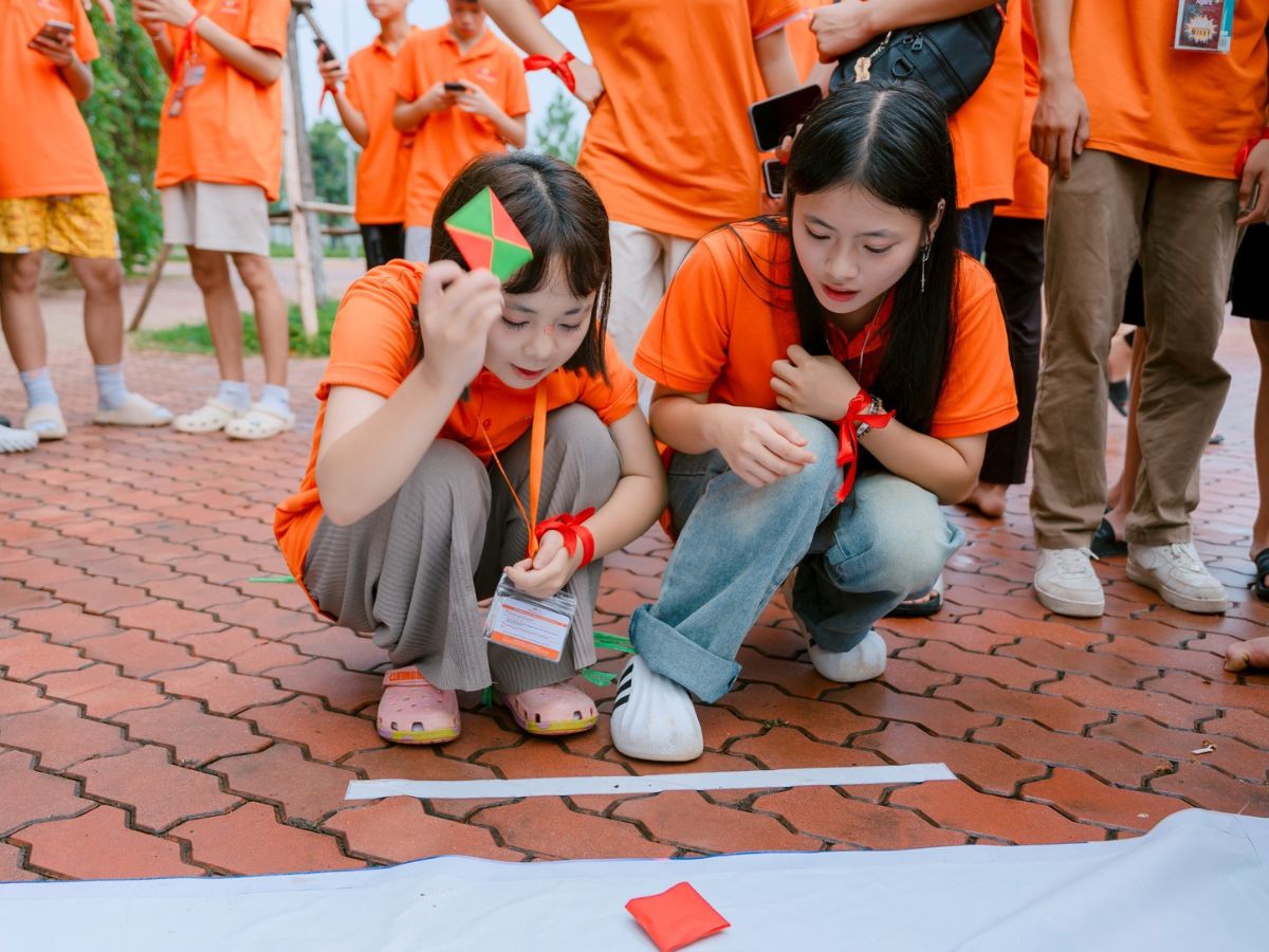 Trau dồi kỹ năng giao tiếp, thuyết phục và quản trị cảm xúc - kỹ năng lãnh đạo là gì