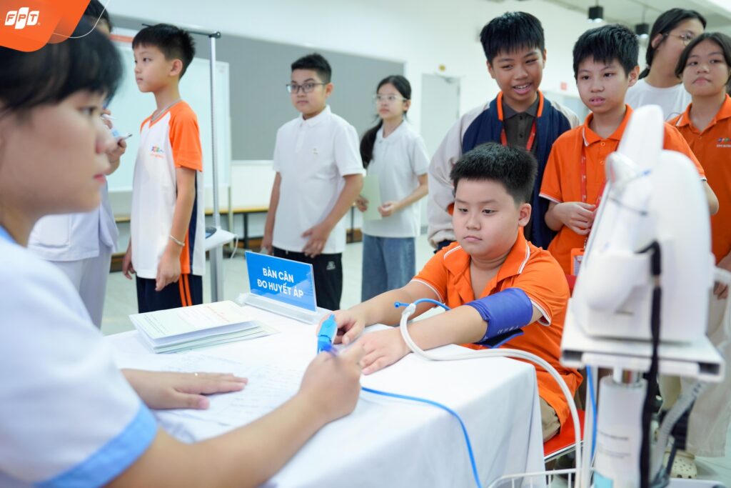 Trí Tuệ Nhân Tạo Là Gì? Ứng Dụng Của Trí Tuệ Nhân Tạo Trong Giáo Dục - FPT Education Ứng dụng trí tuệ nhân tạo