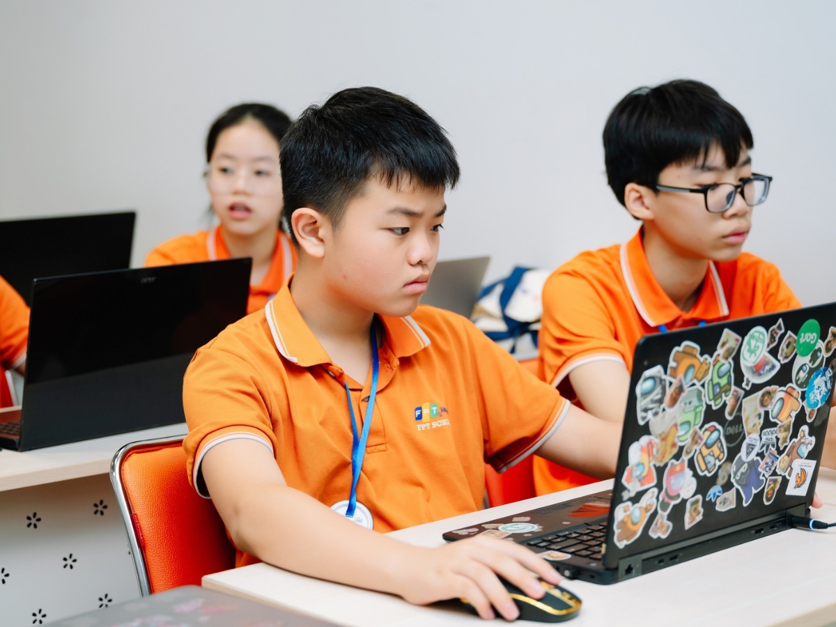 Vì sao nên học tiếng Anh trực tuyến trong thời đại số