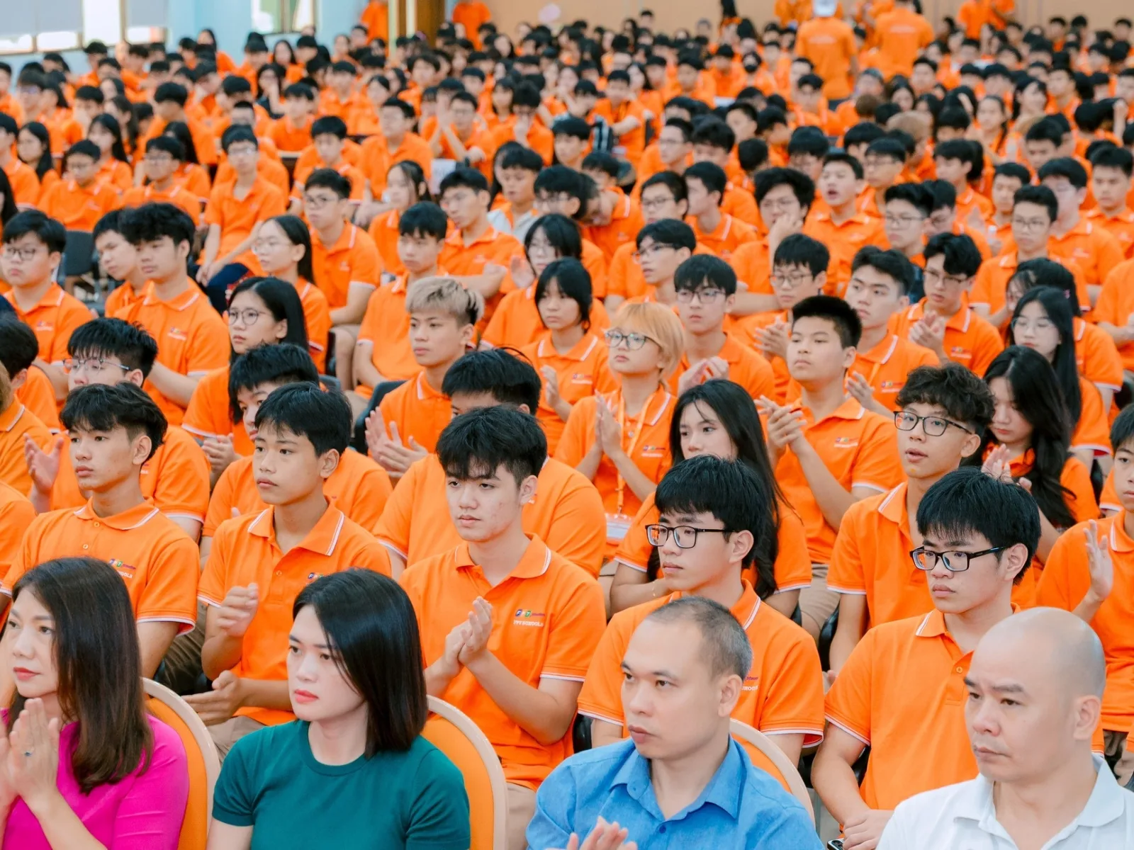 Có nên cho con theo học chương trình bằng tú tài?