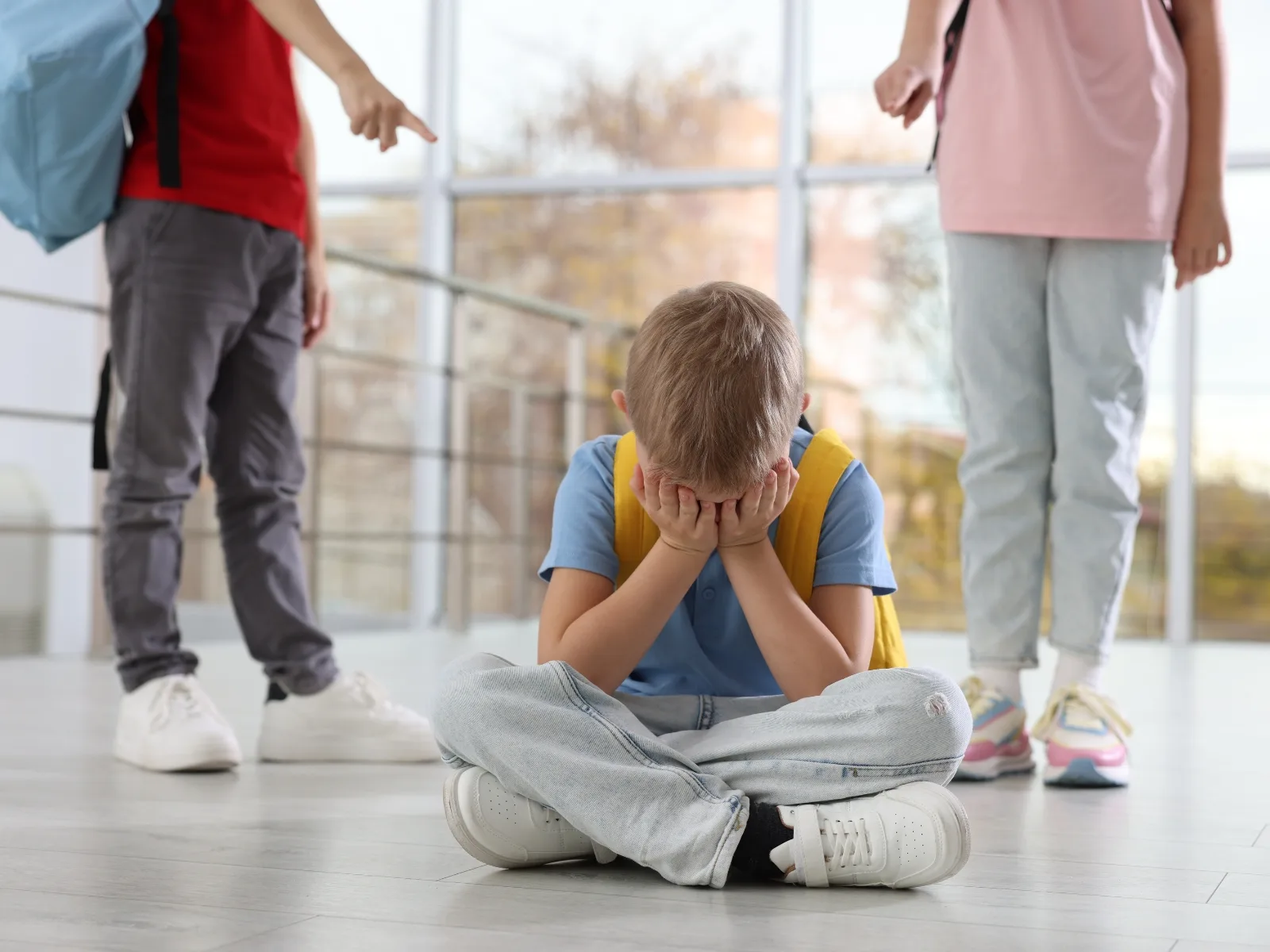 Bạo Lực Học Đường Là Gì?