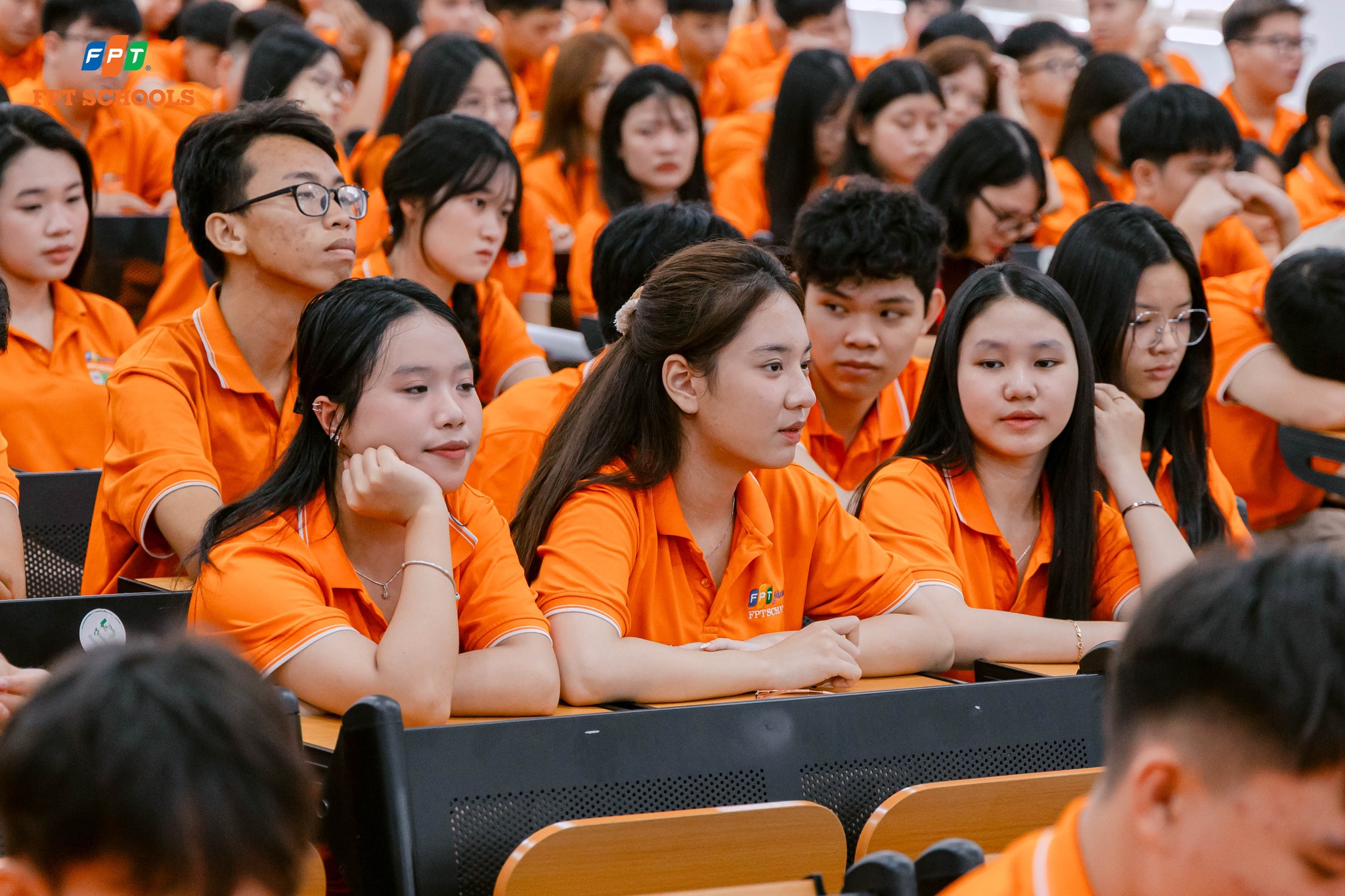 Bạo Lực Mạng Là Gì? Những Điều Bạn Cần Biết Để Phòng Tránh Hiệu Quả