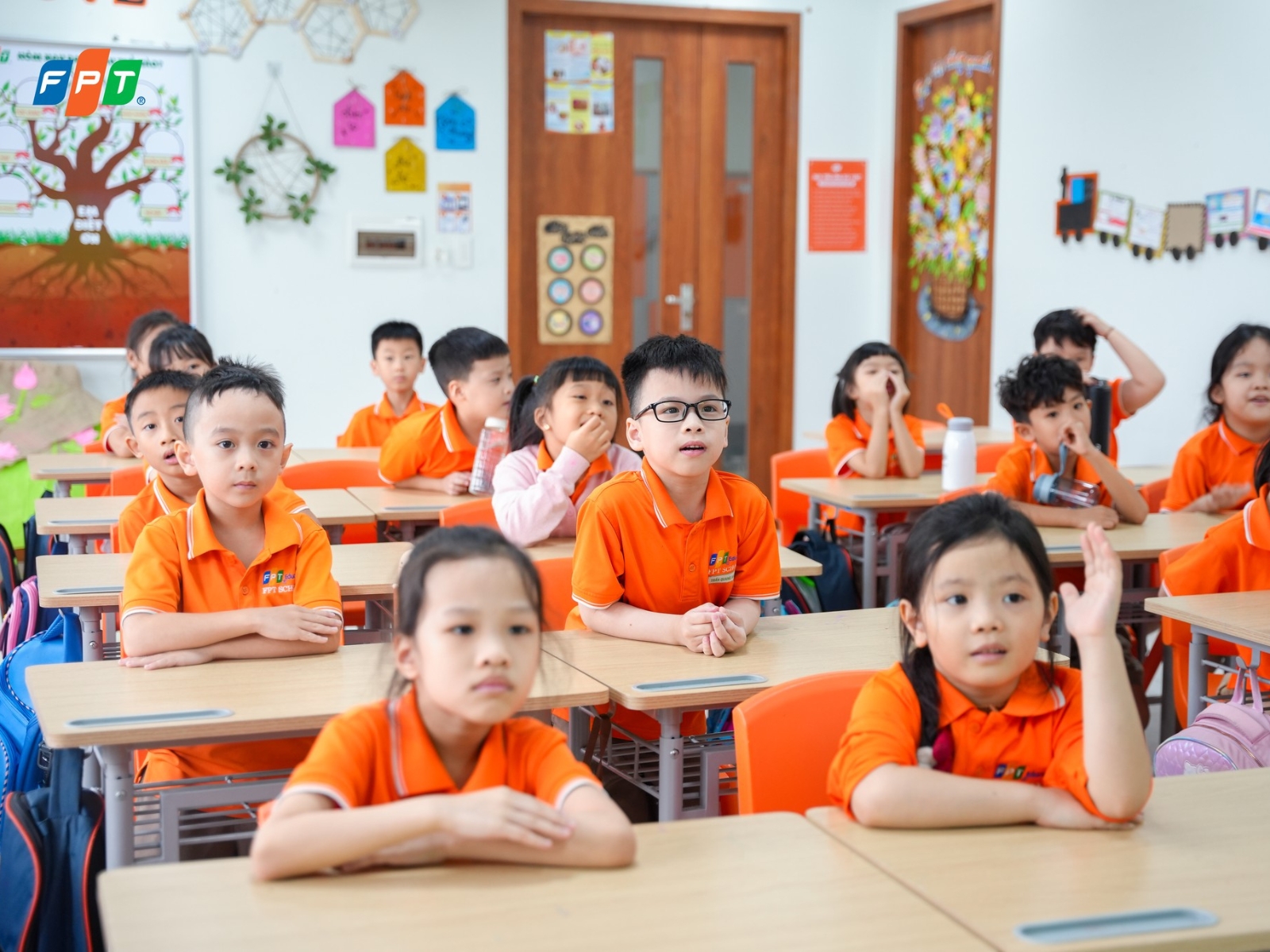 Bệnh tăng động là gì? Dấu hiệu nhận biết và cách giúp trẻ cải thiện - FPT Education Dấu hiệu nhận biết bệnh tăng động là gì?