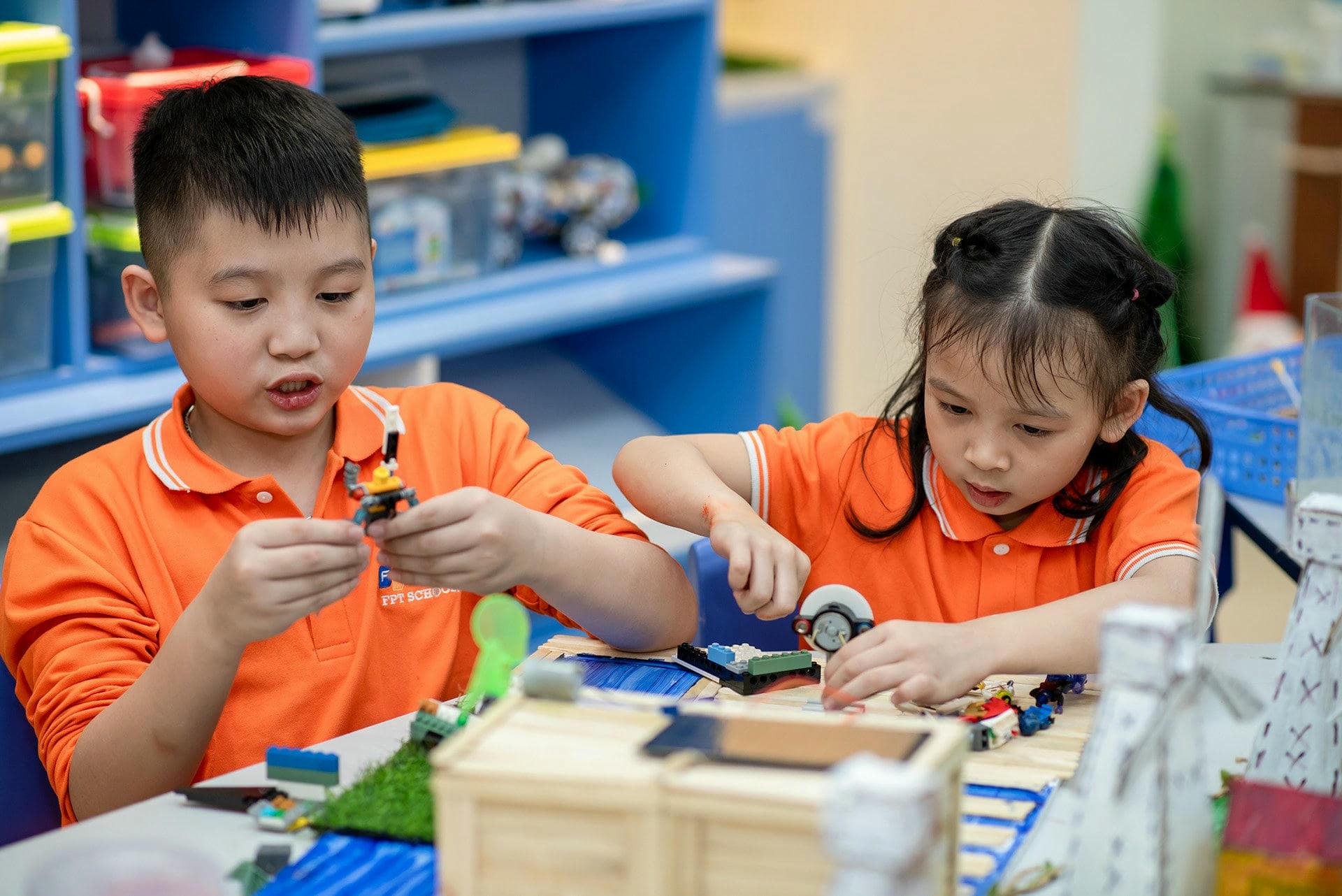 Các Sản Phẩm STEM Đơn Giản Giúp Trẻ Phát Triển Tư Duy Sáng Tạo