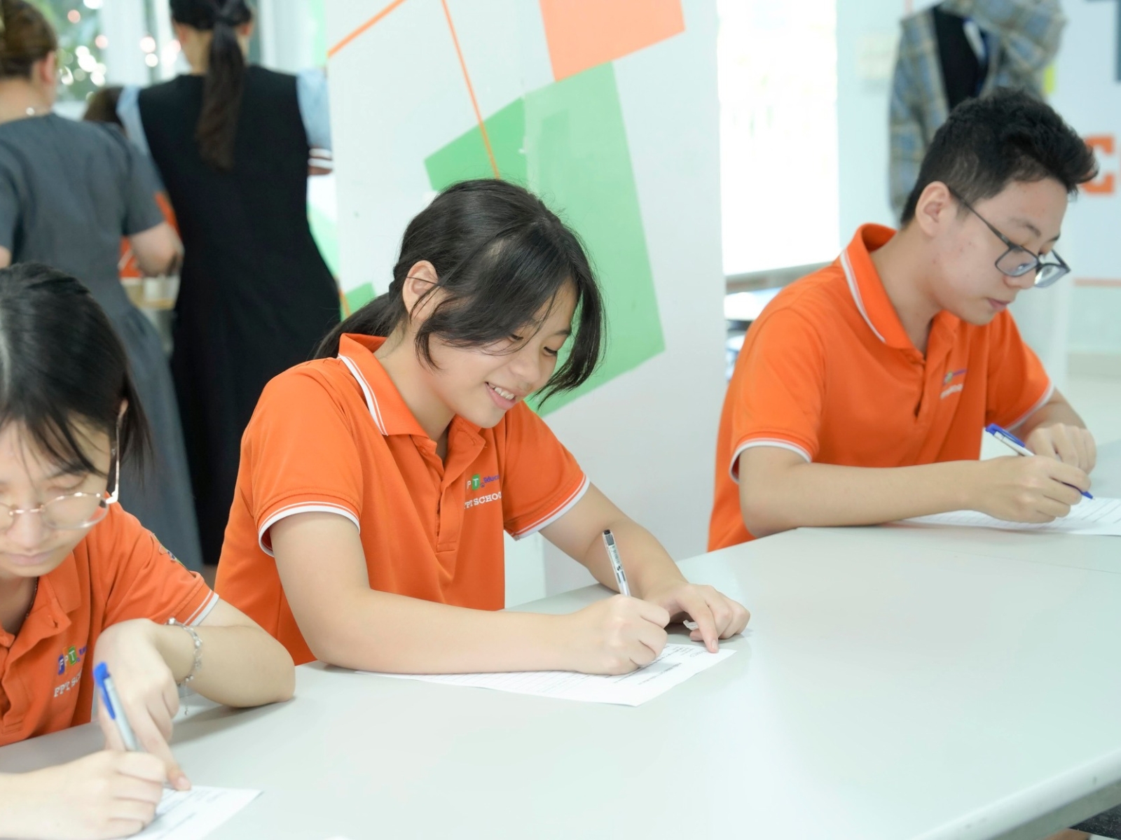 10+ cách dạy trẻ bị mất tập trung giúp con học tập hiệu quả hơn - FPT Education Làm gương cho con trong việc tập trung