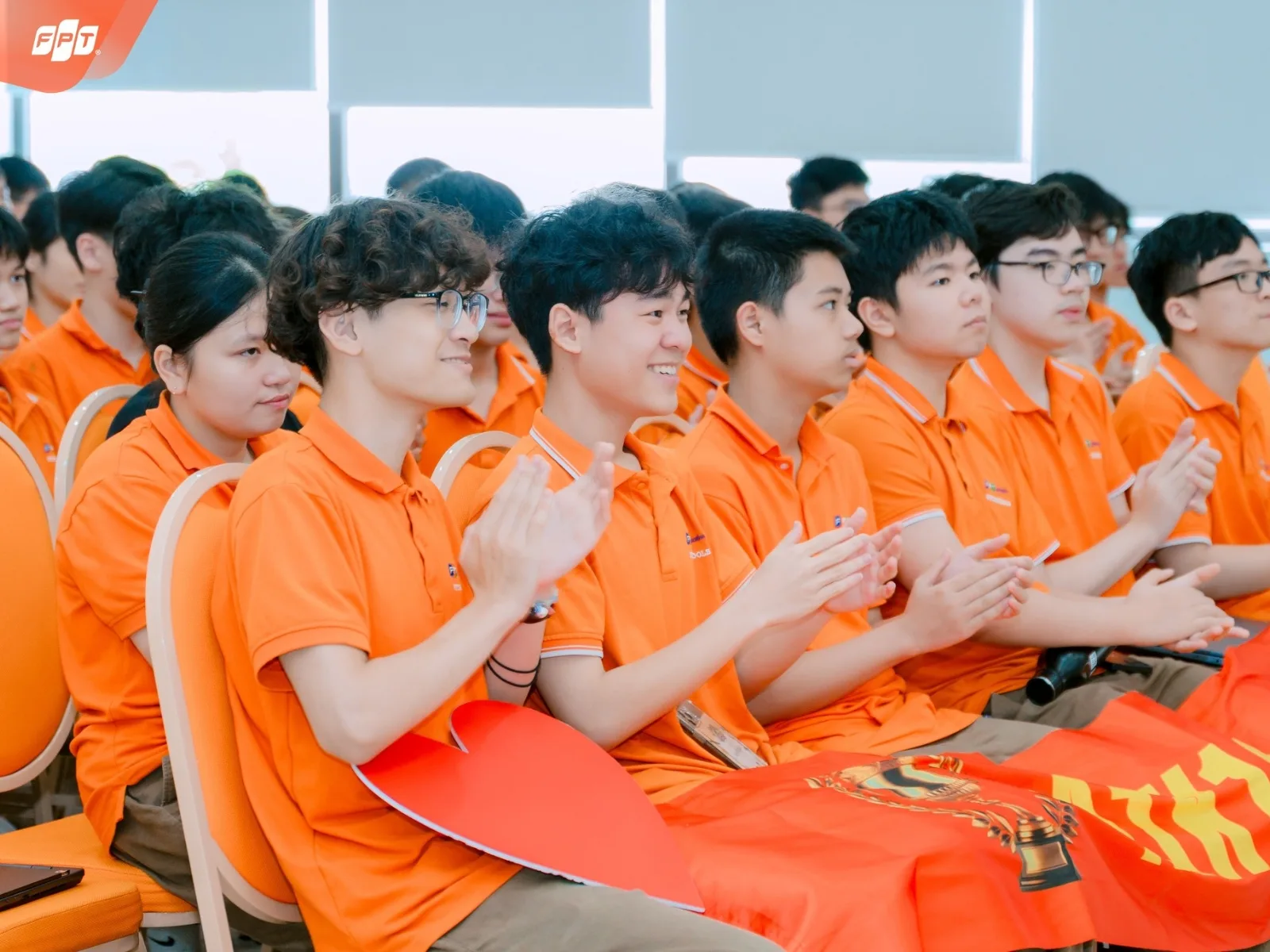 Khám Phá Các Cách Đồng Hành Cùng Con Học Tiếng Anh Hiệu Quả