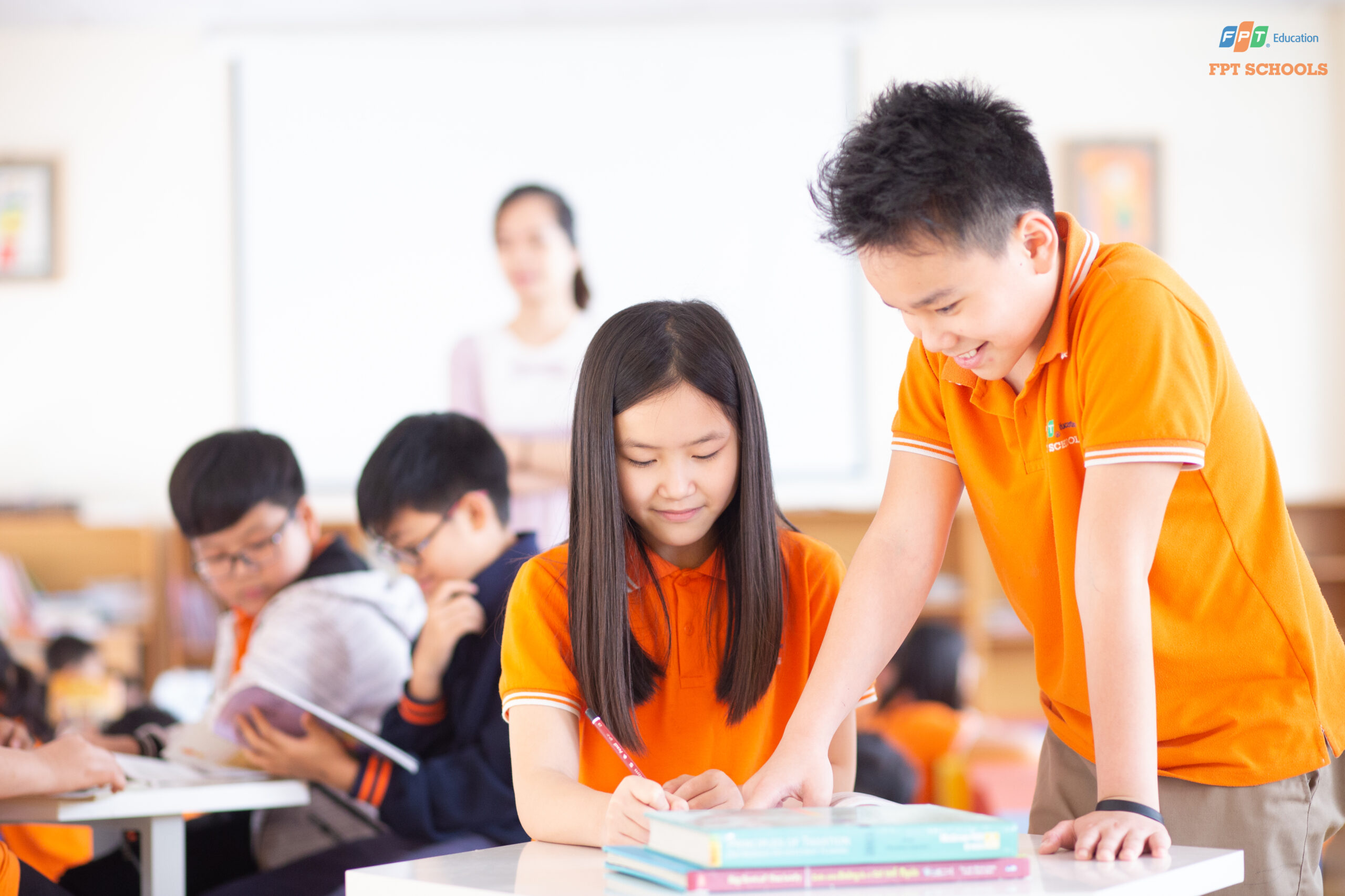 Khám Phá Các Cách Đồng Hành Cùng Con Học Tiếng Anh Hiệu Quả