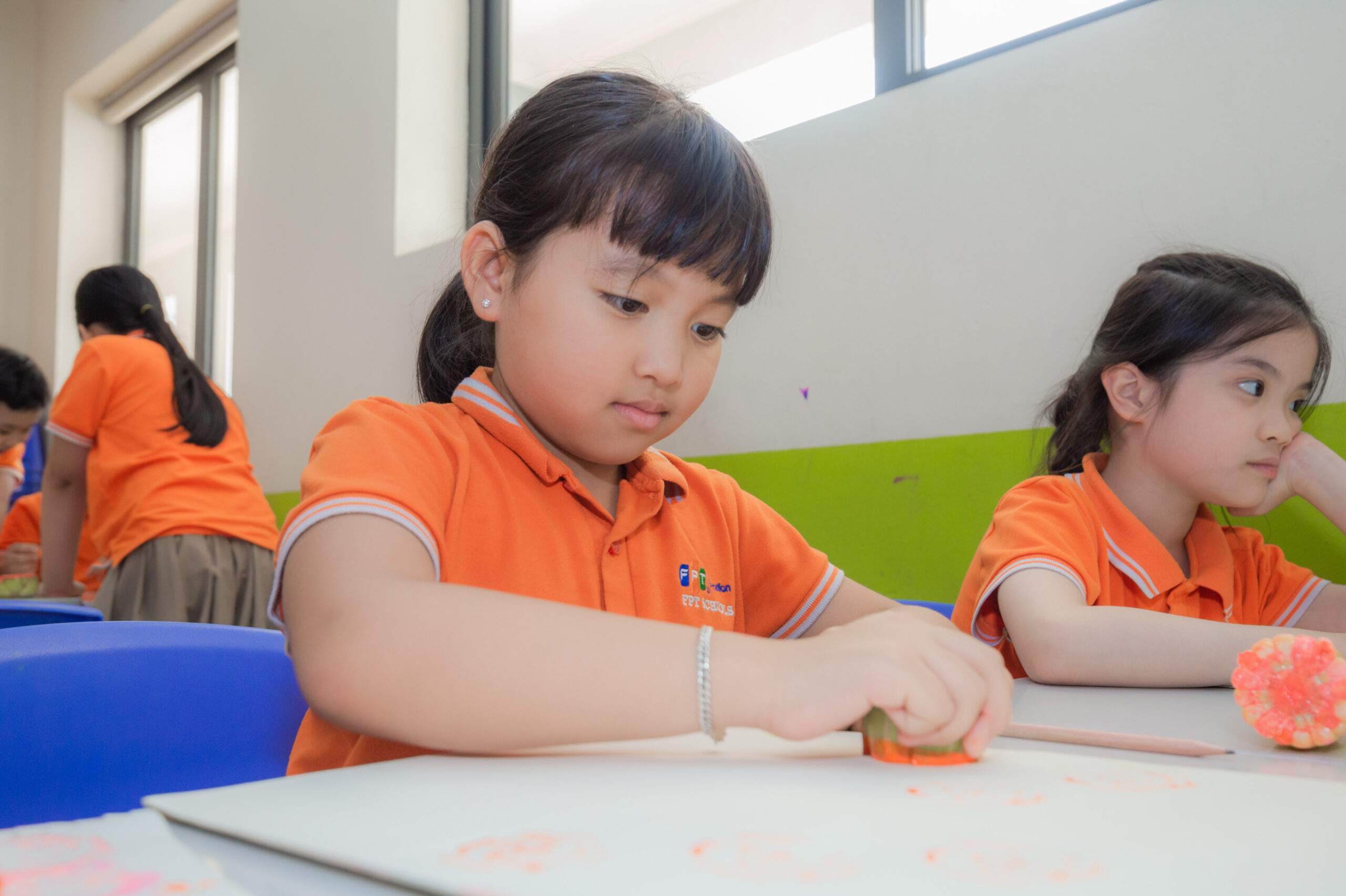 Khám Phá Các Cách Đồng Hành Cùng Con Học Tiếng Anh Hiệu Quả