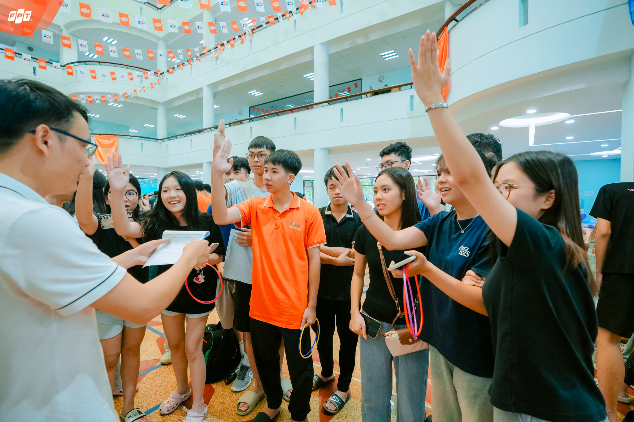 Khám Phá Các Cách Đồng Hành Cùng Con Học Tiếng Anh Hiệu Quả