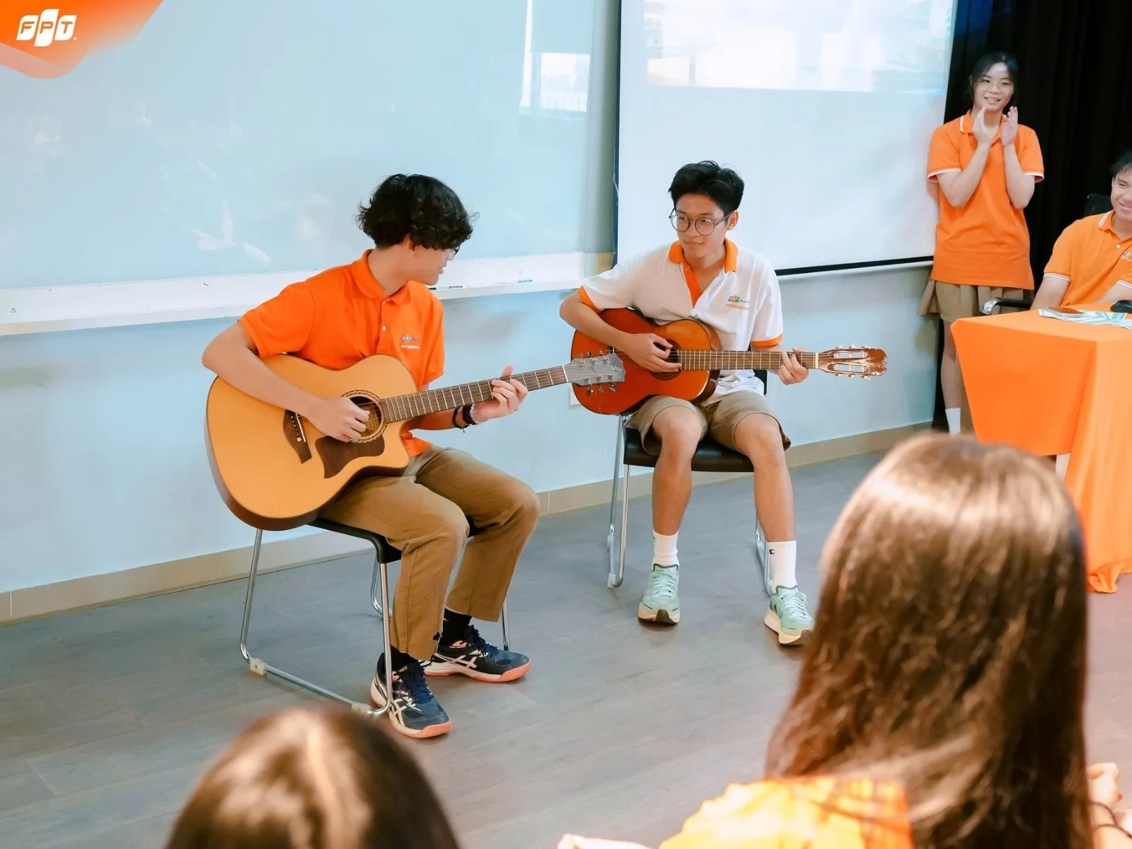 Cách Giúp Con Cân Bằng Học Và Chơi Hiệu Quả - FPT Education Cách Giúp Con Cân Bằng Học Và Chơi Hiệu Quả