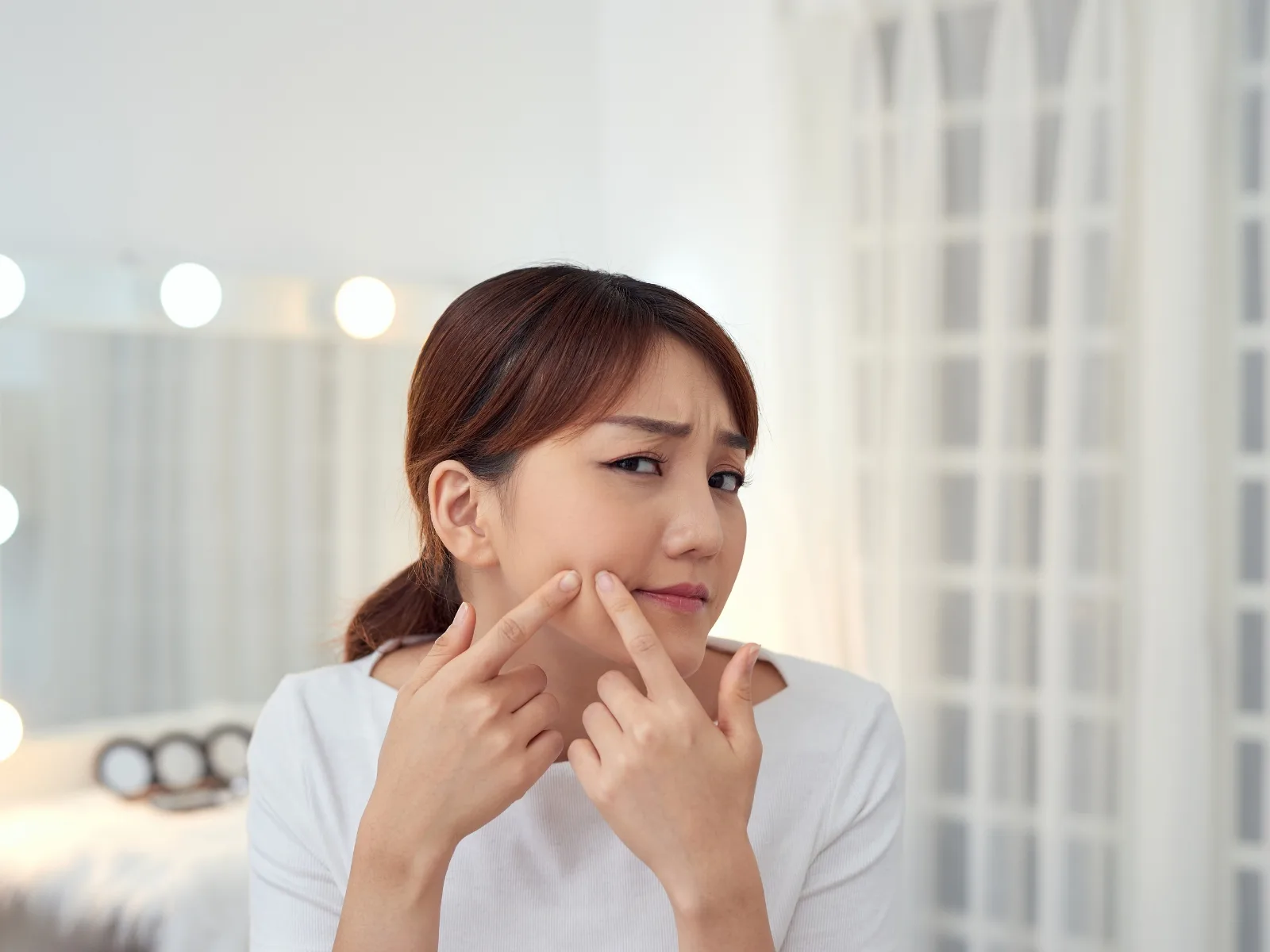 Nhận biết các loại mụn phổ biến trong độ tuổi này