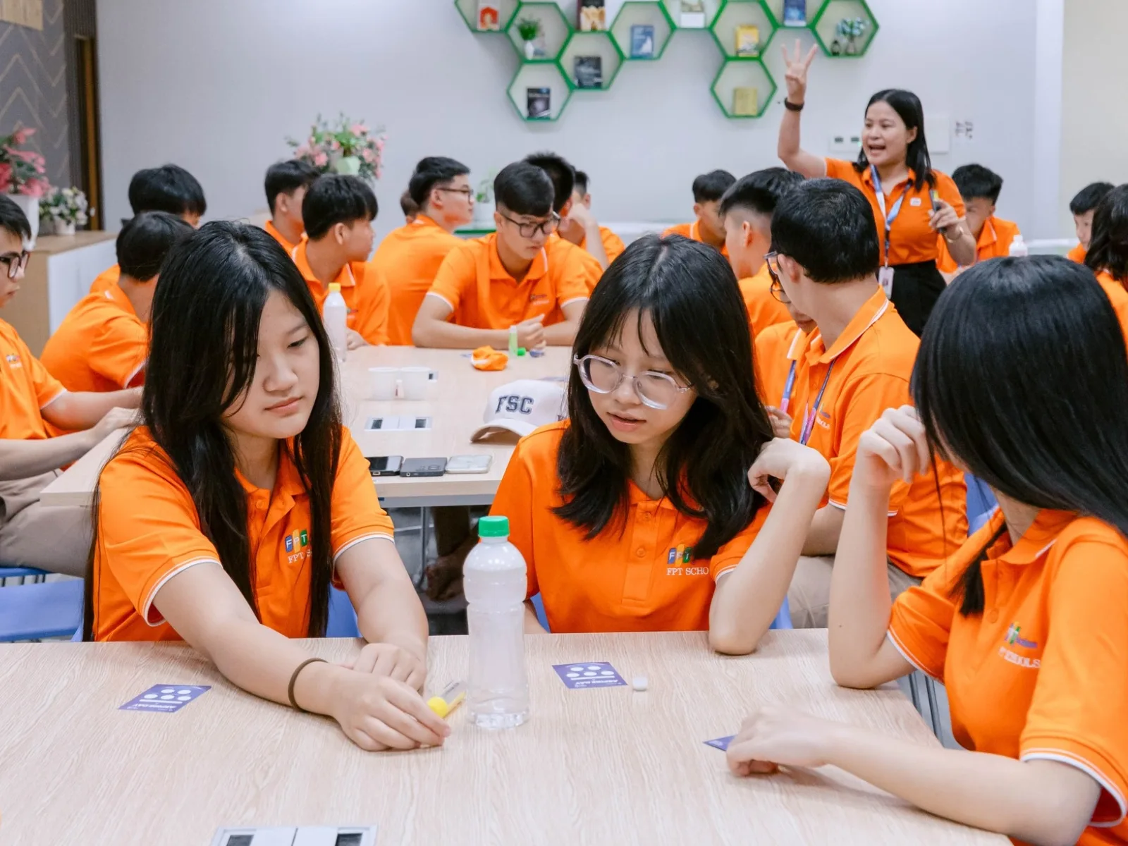 Cách học Toán lớp 9 dễ hiểu giúp bạn đạt điểm cao - FPT Education Giai đoạn 2: Luyện đề và củng cố kỹ năng (Tháng 4–6) - cách học Toán lớp 9 dễ hiểu