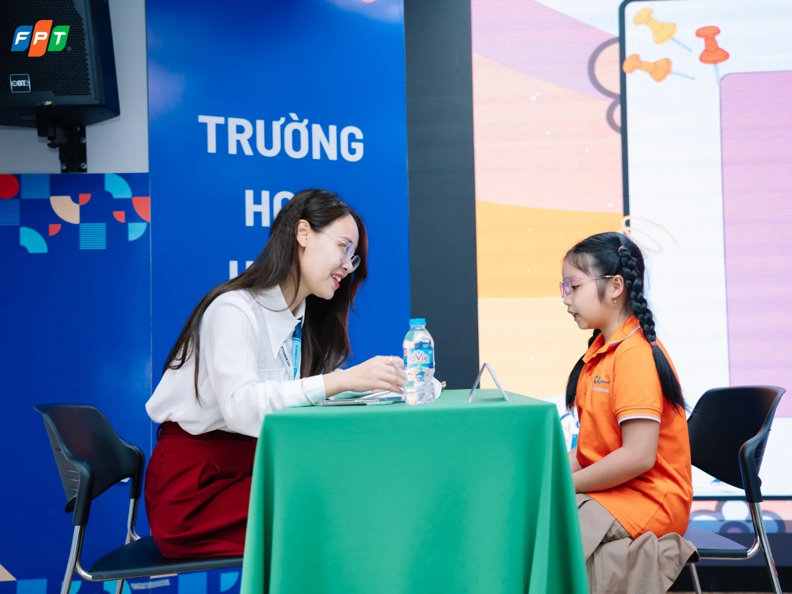 7 cách phòng tránh bạo lực học đường hiệu quả cho học sinh - FPT Education Tuyên truyền và giáo dục về giá trị nhân văn, lòng tự trọng