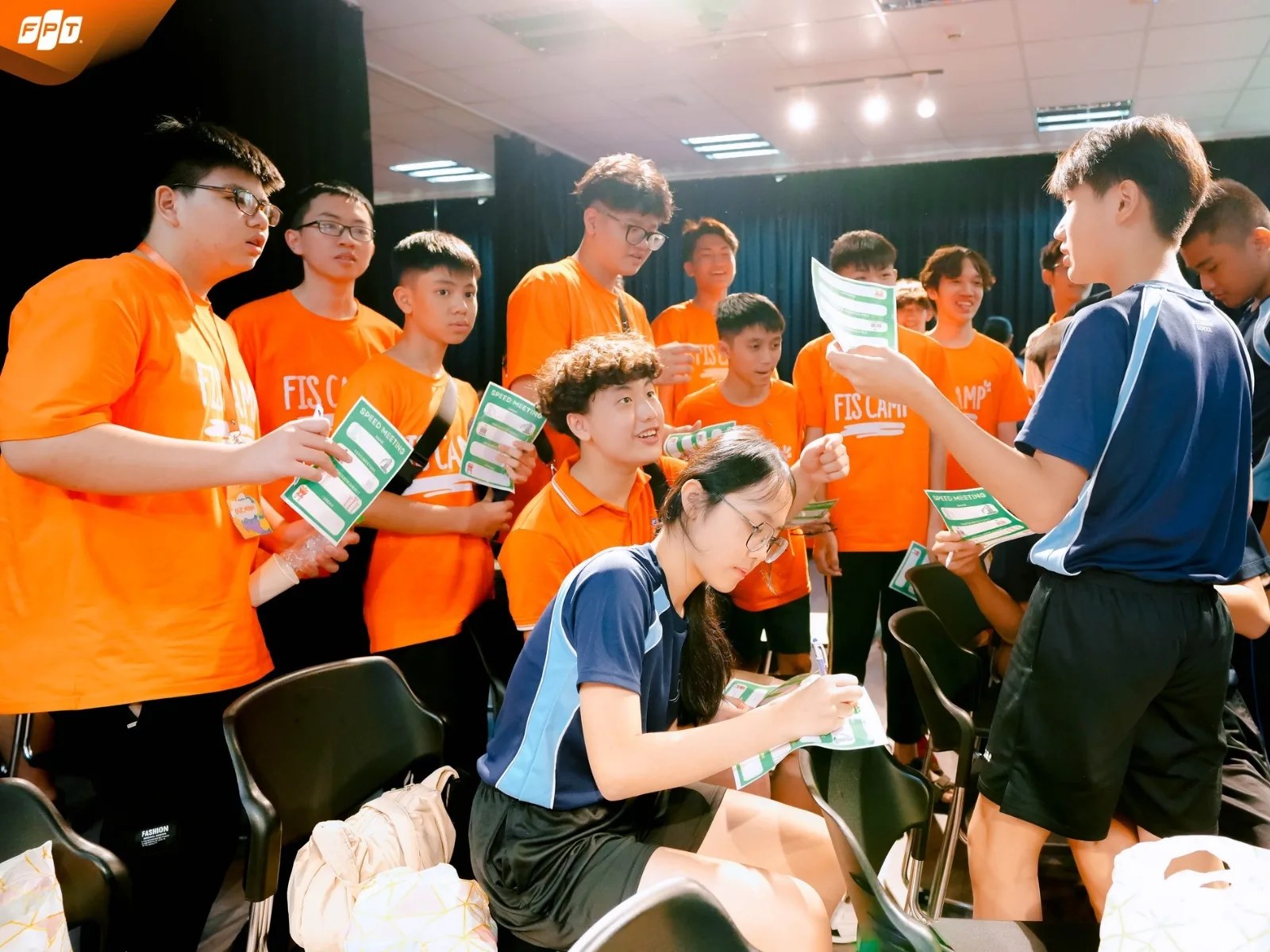 7 cách phòng tránh bạo lực học đường hiệu quả cho học sinh - FPT Education Xây dựng hệ thống phản hồi nhanh và hiệu quả