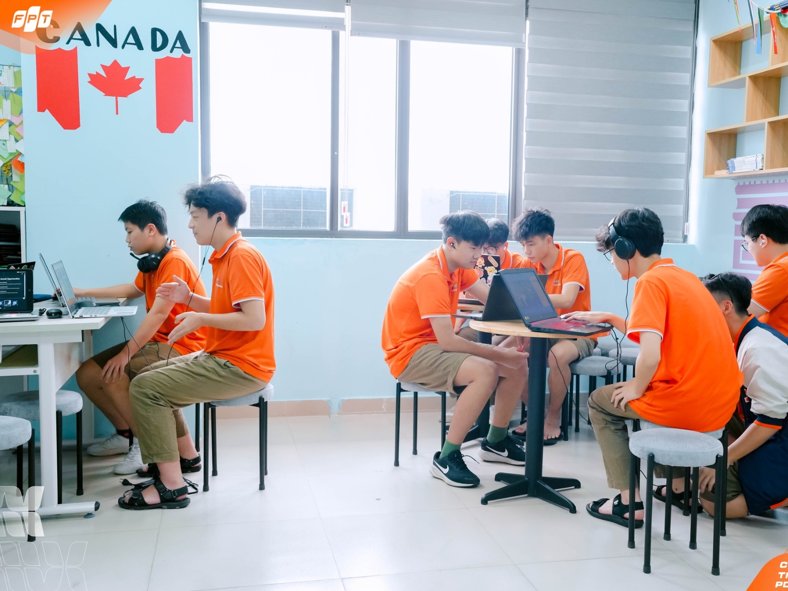 Thực hành và ứng dụng kiến thức vào thực tế