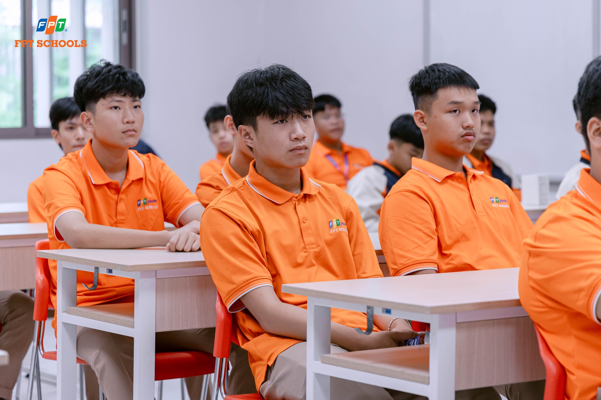 Cách Xin Học Bổng Du Học Cấp 3 Thành Công Ngay Từ Lần Đầu - FPT Education Khám Phá Các Cách Xin Học Bổng Du Học Cấp 3 Giúp Bạn Mở Rộng Cánh Cửa Học Tập Toàn Cầu