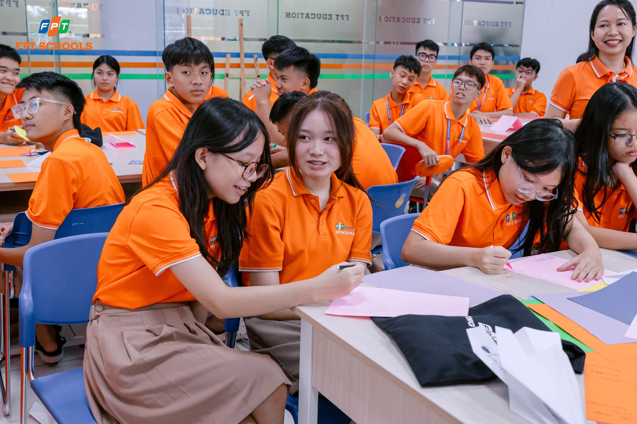 Cách Xin Học Bổng Du Học Cấp 3 Thành Công Ngay Từ Lần Đầu - FPT Education Khám Phá Các Cách Xin Học Bổng Du Học Cấp 3 Giúp Bạn Mở Rộng Cánh Cửa Học Tập Toàn Cầu