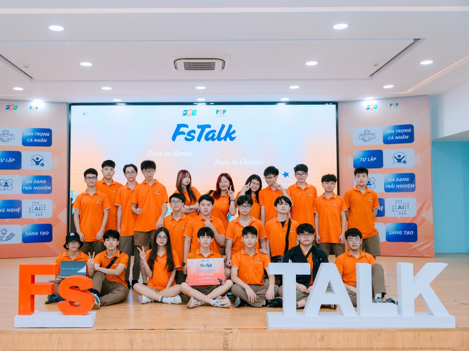 Khi nào cần chuyển trường? Chuyển trường cần những gì?