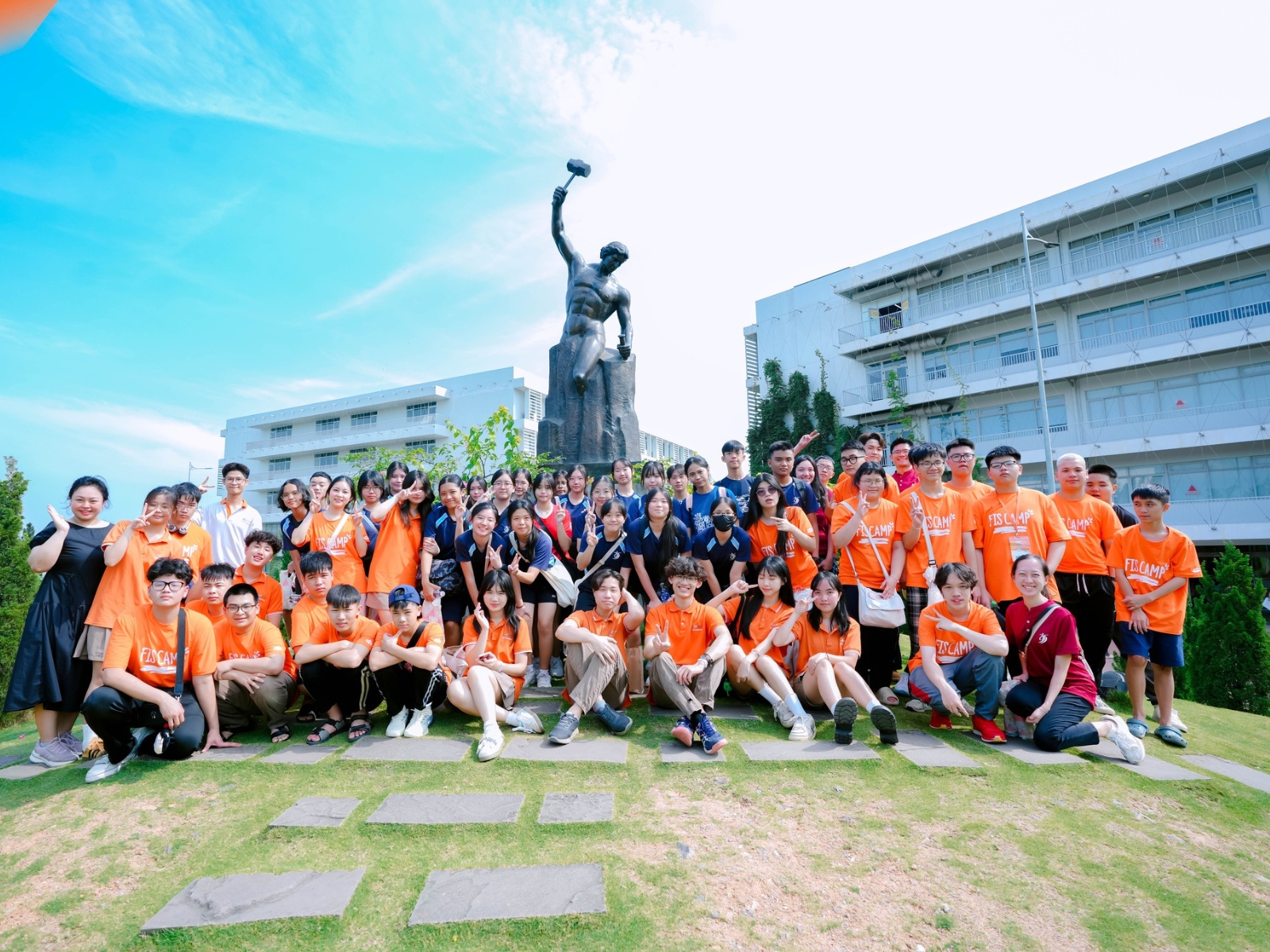 Bước 1: Nộp đơn xin chuyển trường cho trường nơi chuyển đến