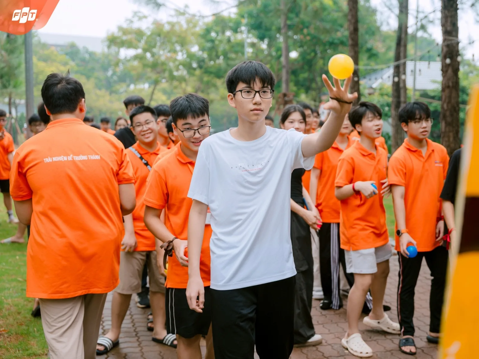 Bước 1: Nộp đơn tại trường mới 