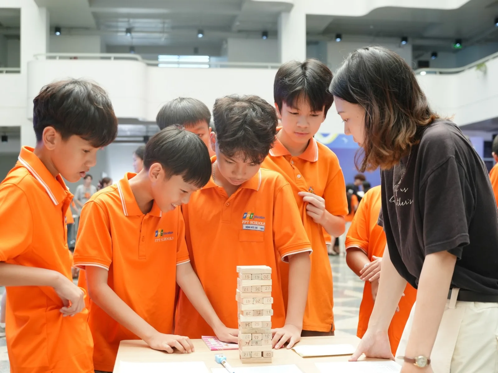 Thời gian được phép chuyển trường