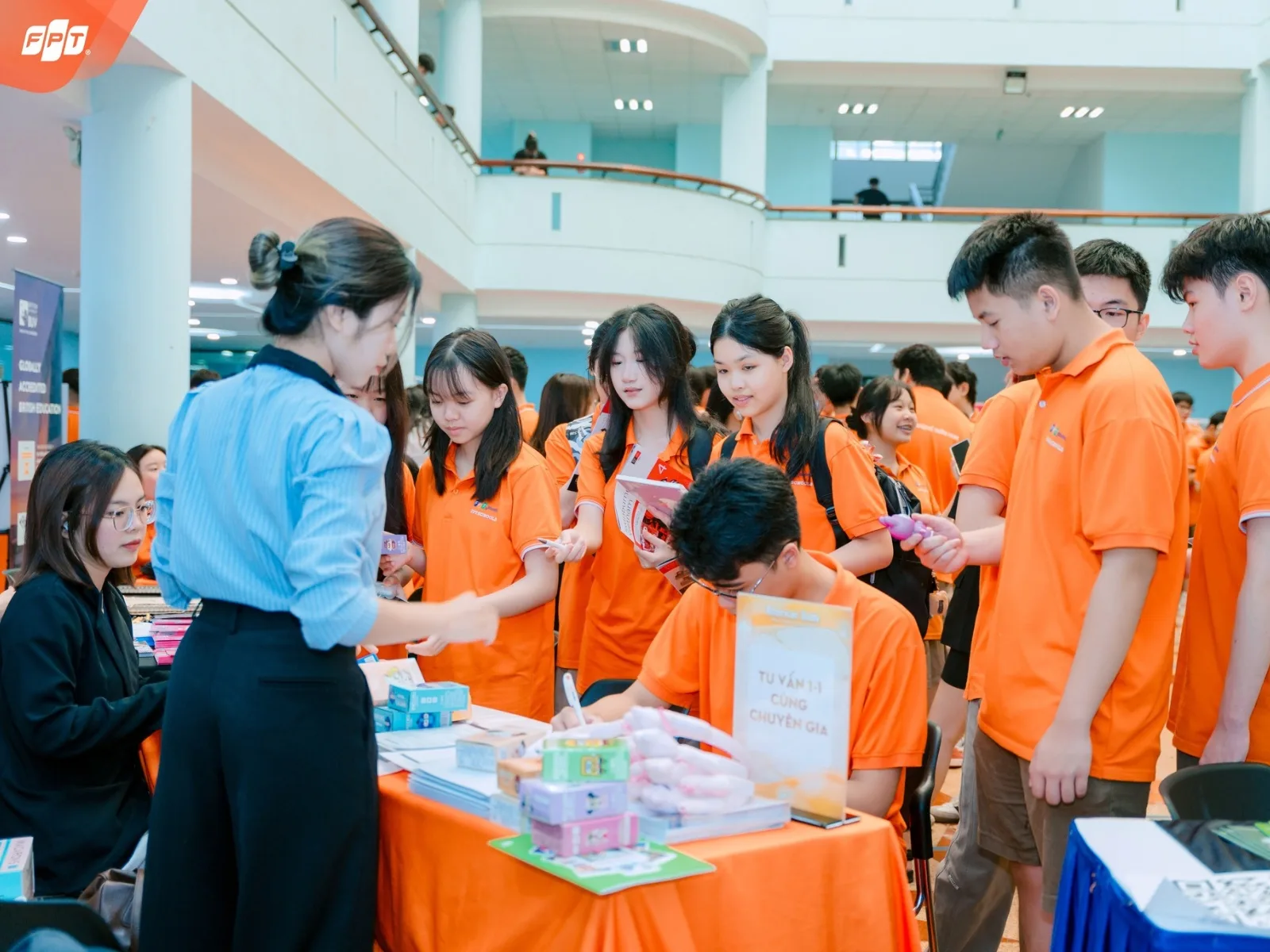 Chuyển trường cần những gì? Hướng dẫn chi tiết cho phụ huynh và học sinh | FPT Schools