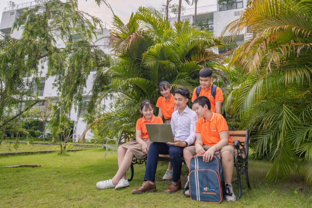 Phát triển kỹ năng cá nhân và nâng cao giá trị bản thân