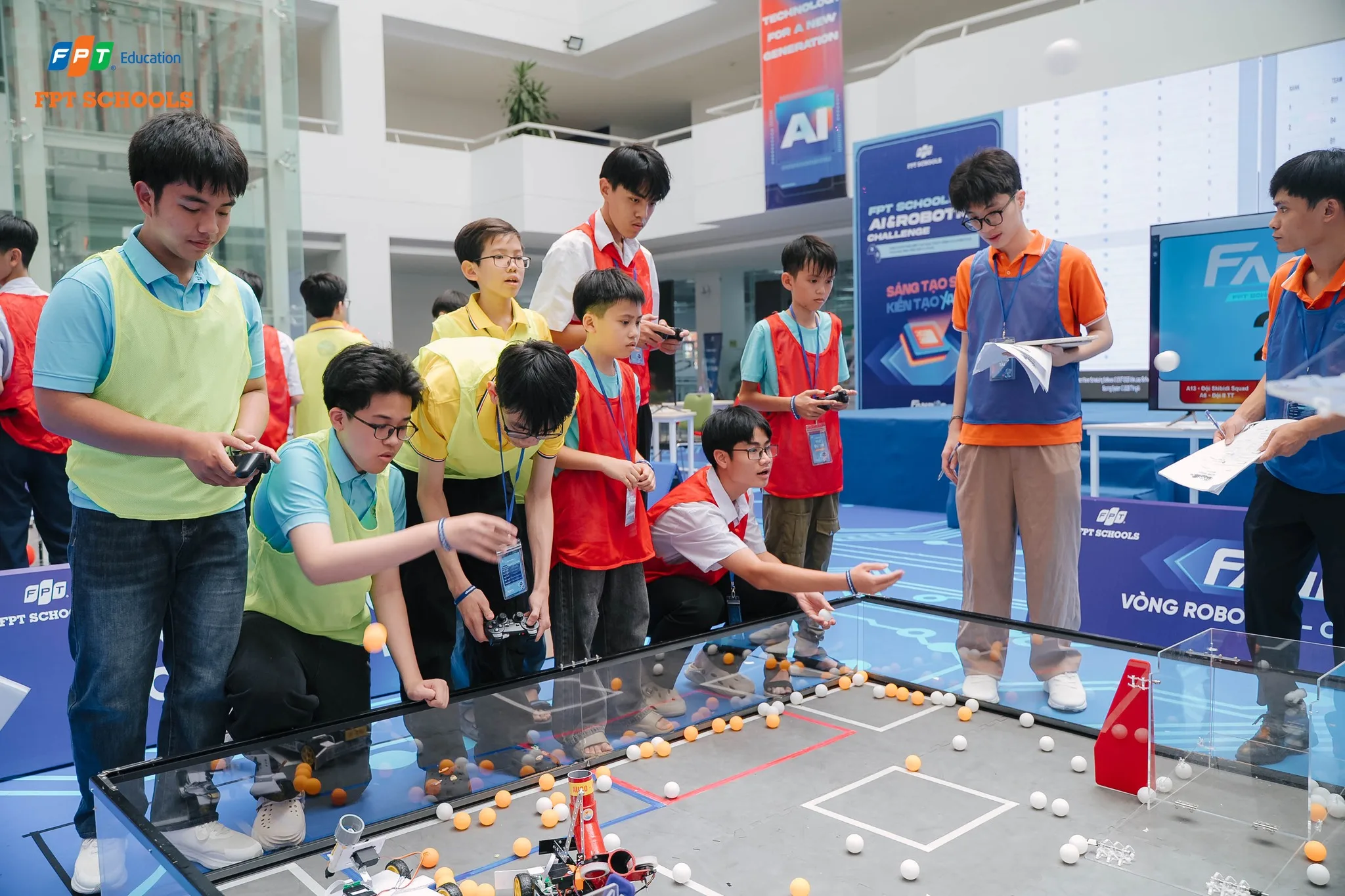 Tìm hiểu STEM tiểu học là gì? Phương pháp học tập hiện đại cho trẻ - FPT Education STEM tiểu học là gi