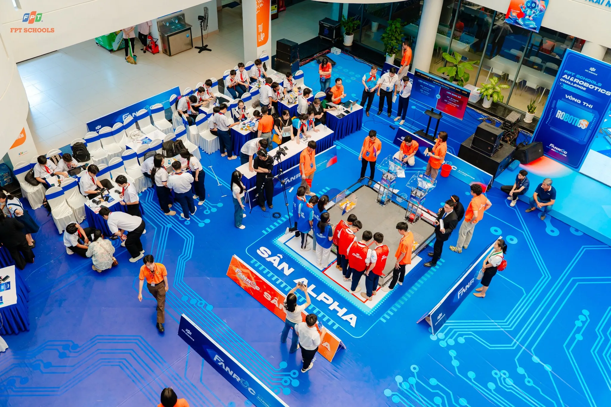 Tìm hiểu STEM tiểu học là gì? Phương pháp học tập hiện đại cho trẻ - FPT Education STEM tiểu học là gi