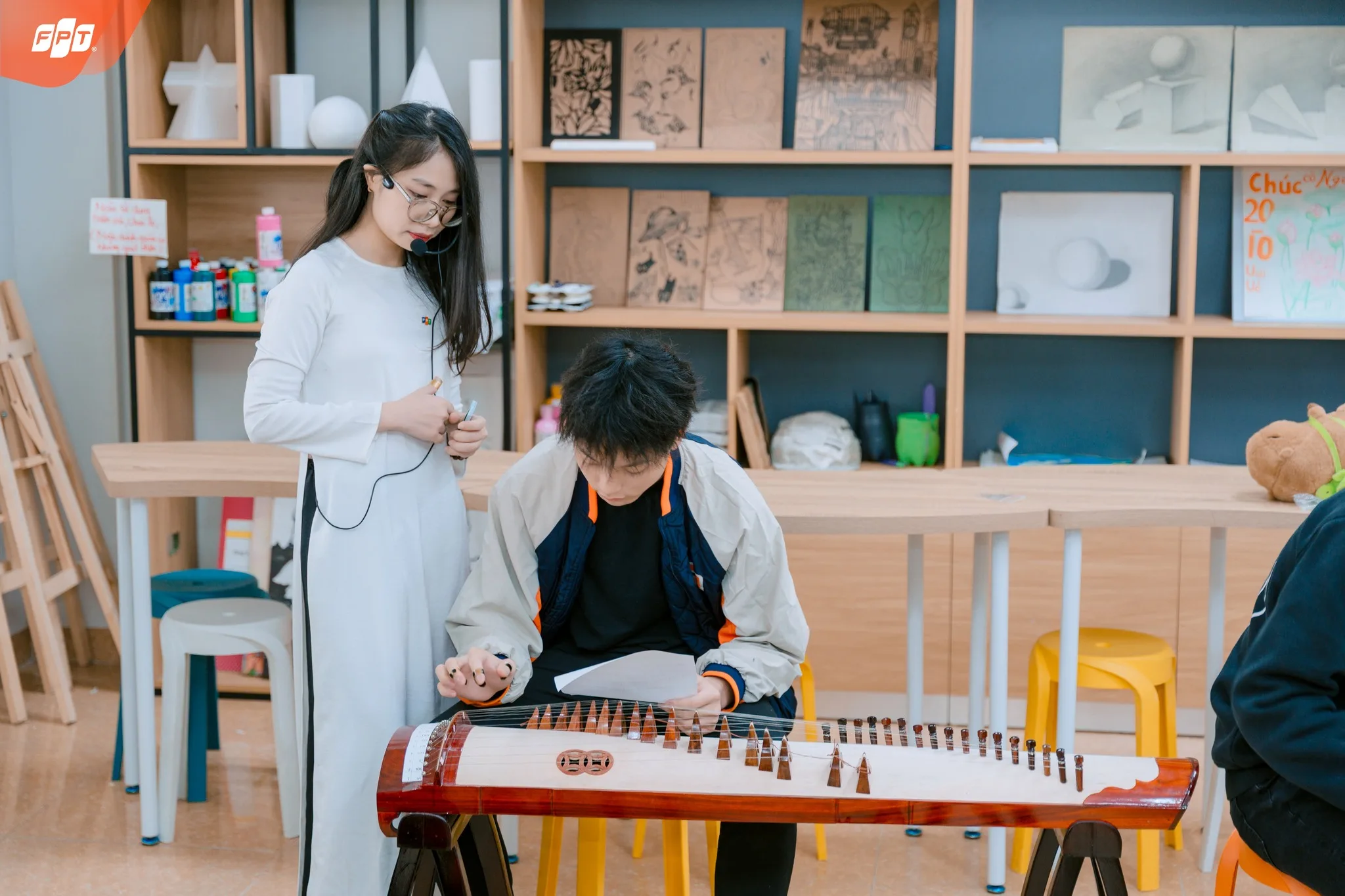 Bí quyết dạy con tuổi dậy thì hiệu quả - FPT Education dạy con tuổi dậy thì