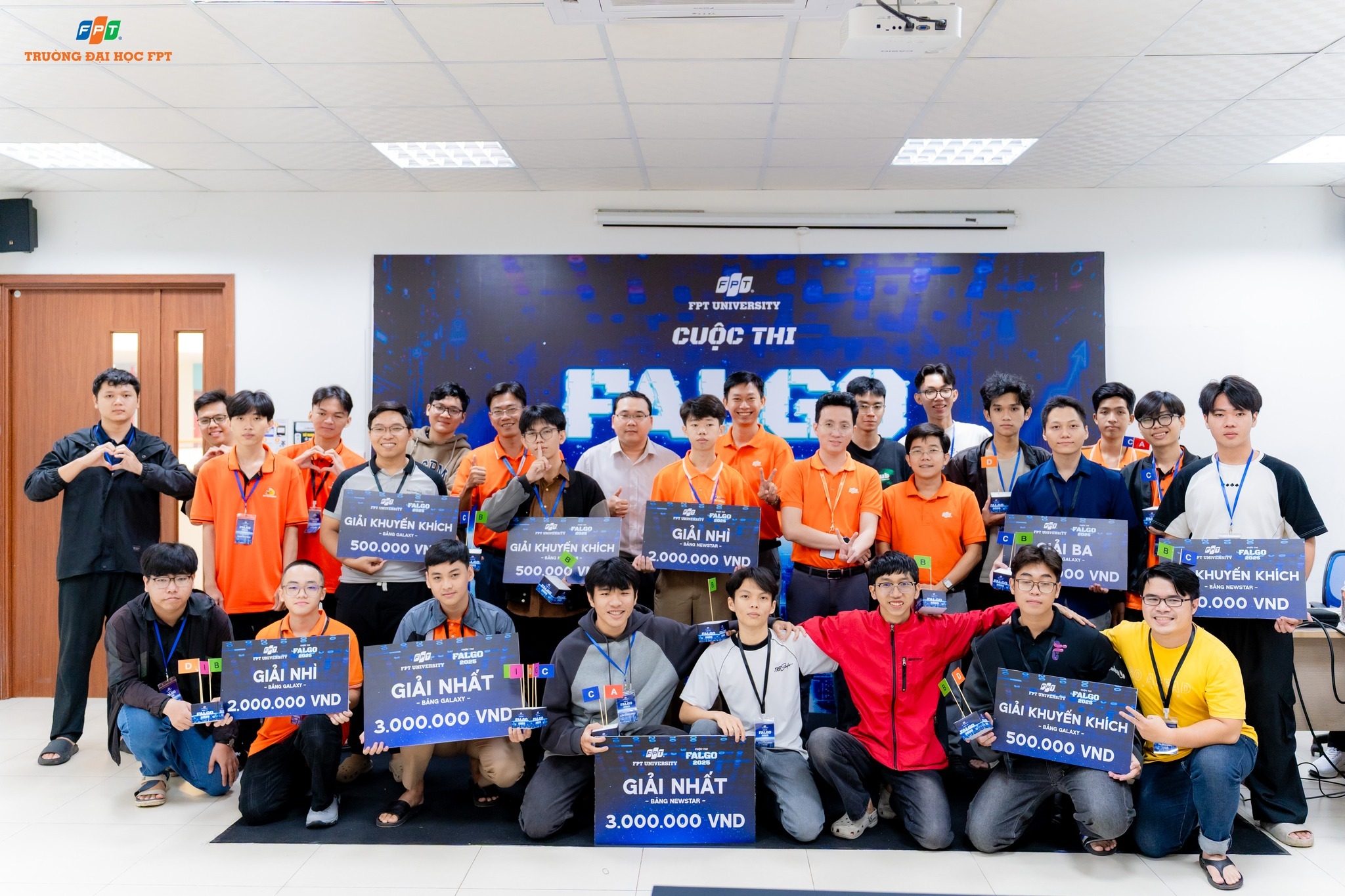 Học Sinh FPT School Cần Thơ Đạt Thành Tích Cao Tại Cuộc Thi Lập Trình FALGO 2025 - FPT Education Học Sinh FPT School Cần Thơ Đạt Thành Tích Cao Tại Cuộc Thi Lập Trình FALGO 2025