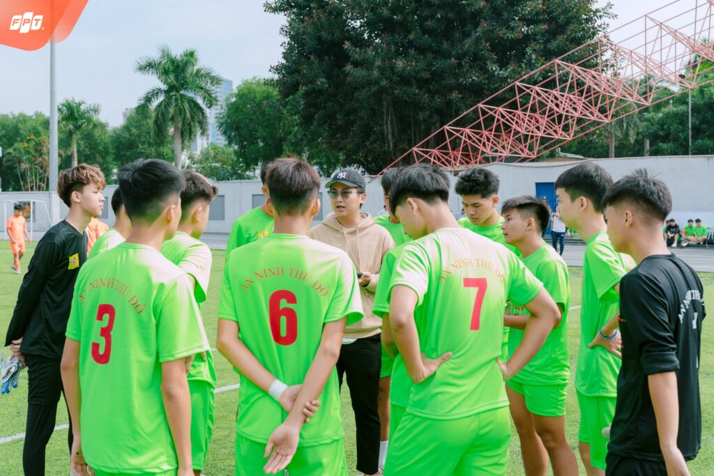 Trường THPT FPT Hà Nội ra quân ấn tượng tại Giải bóng đá An ninh Thủ đô 2025 - FPT Education Trường THPT FPT Hà Nội ra quân ấn tượng tại Giải bóng đá An ninh Thủ đô 2025