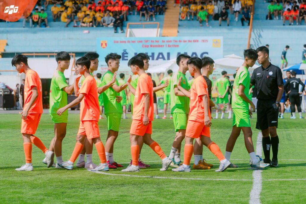 Trường THPT FPT Hà Nội ra quân ấn tượng tại Giải bóng đá An ninh Thủ đô 2025 - FPT Education Trường THPT FPT Hà Nội ra quân ấn tượng tại Giải bóng đá An ninh Thủ đô 2025