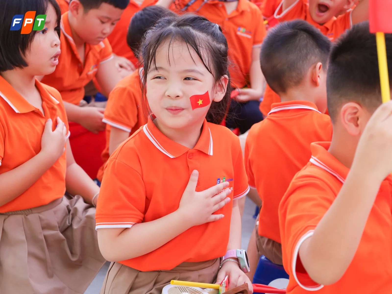 Những Thách Thức Và Giải Pháp Nuôi Dạy Con Trong Thời Đại Mới Cha Mẹ Cần Biết