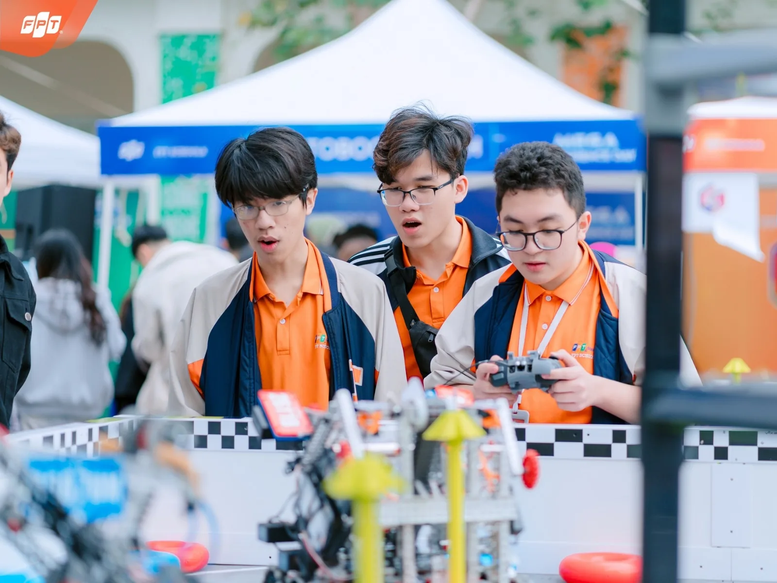 Khuyến khích con thực hành kỹ năng trong đời sống hằng ngày - giáo dục kỹ năng sống là gì