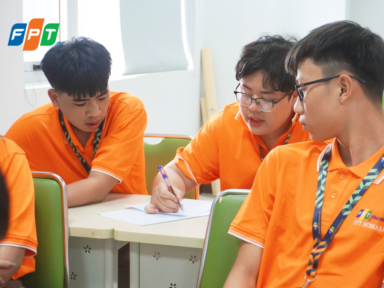 Học công nghệ thông tin ra làm nghề gì? Cơ hội việc làm rộng mở trong thời đại số - FPT Education Tester / Kiểm thử phần mềm (QA Engineer)