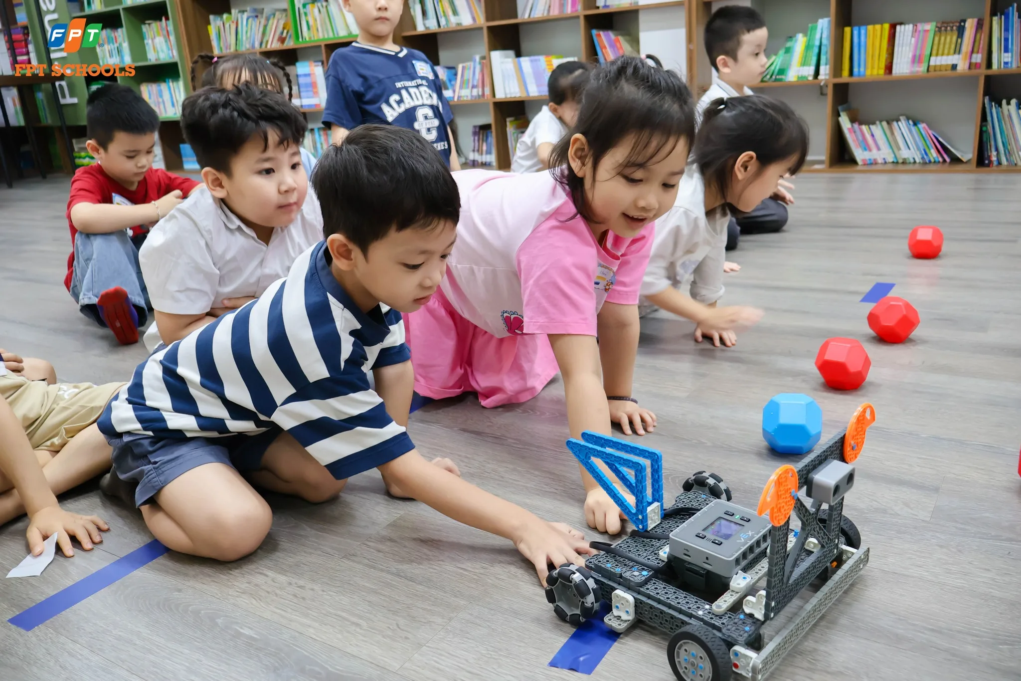 Bệnh tăng động là gì? Dấu hiệu nhận biết và cách giúp trẻ cải thiện - FPT Education bệnh tăng động là gì